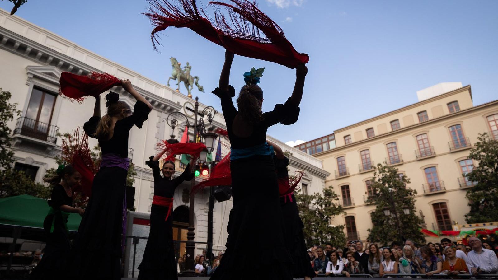 Encuéntrate en la mejores fotos del Día de la Cruz de Granada