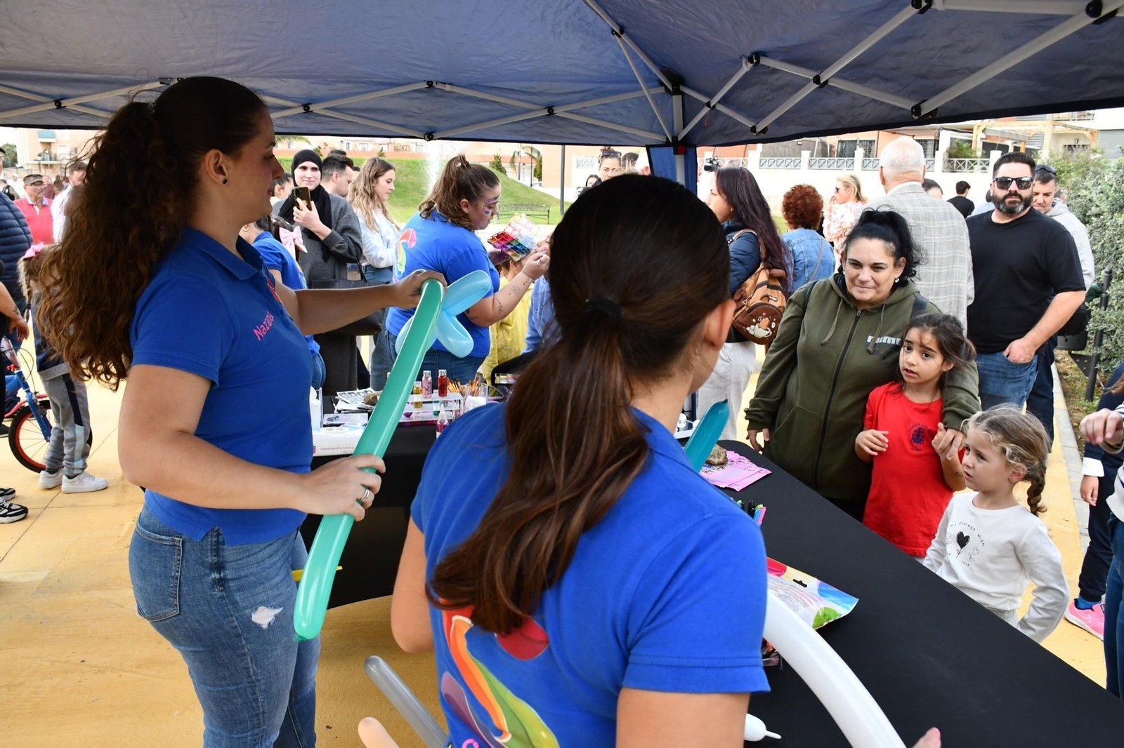 Multitudinaria inauguración del nuevo parque temático entre Campamento y Puente Mayorga