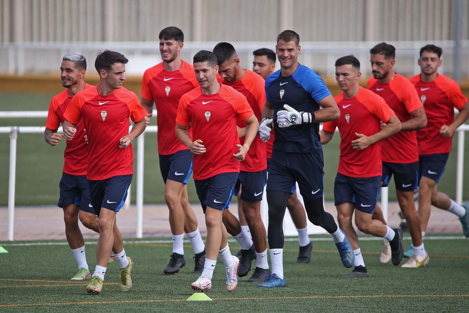 Los albirrojos se ejercitan en La Menacha.