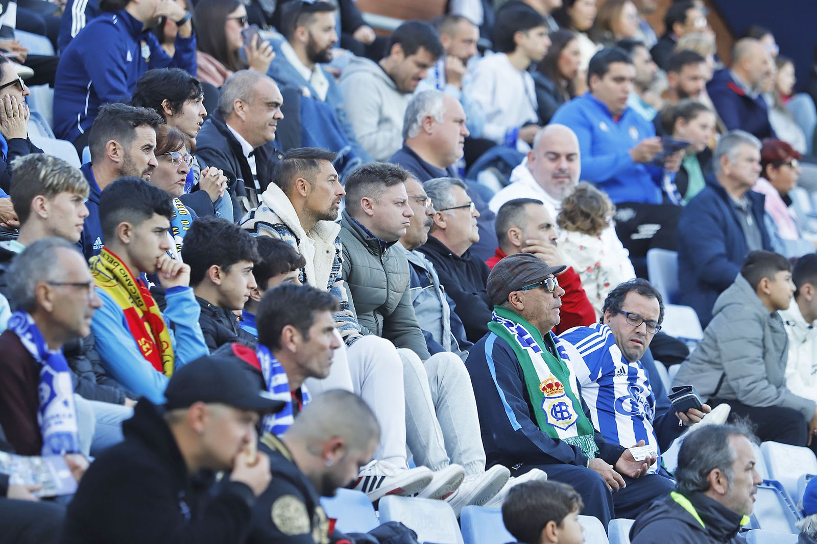 Imágenes del ambiente en el encuentro entre el Recreativo de Huelva y el Real Murcia