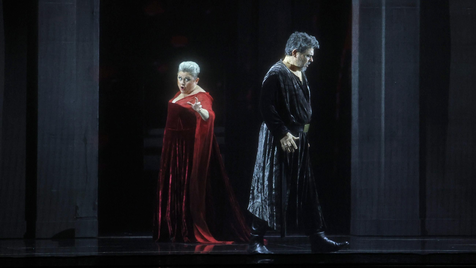 Imágenes de la ópera Macbeth en el Teatro Villamarta de Jerez