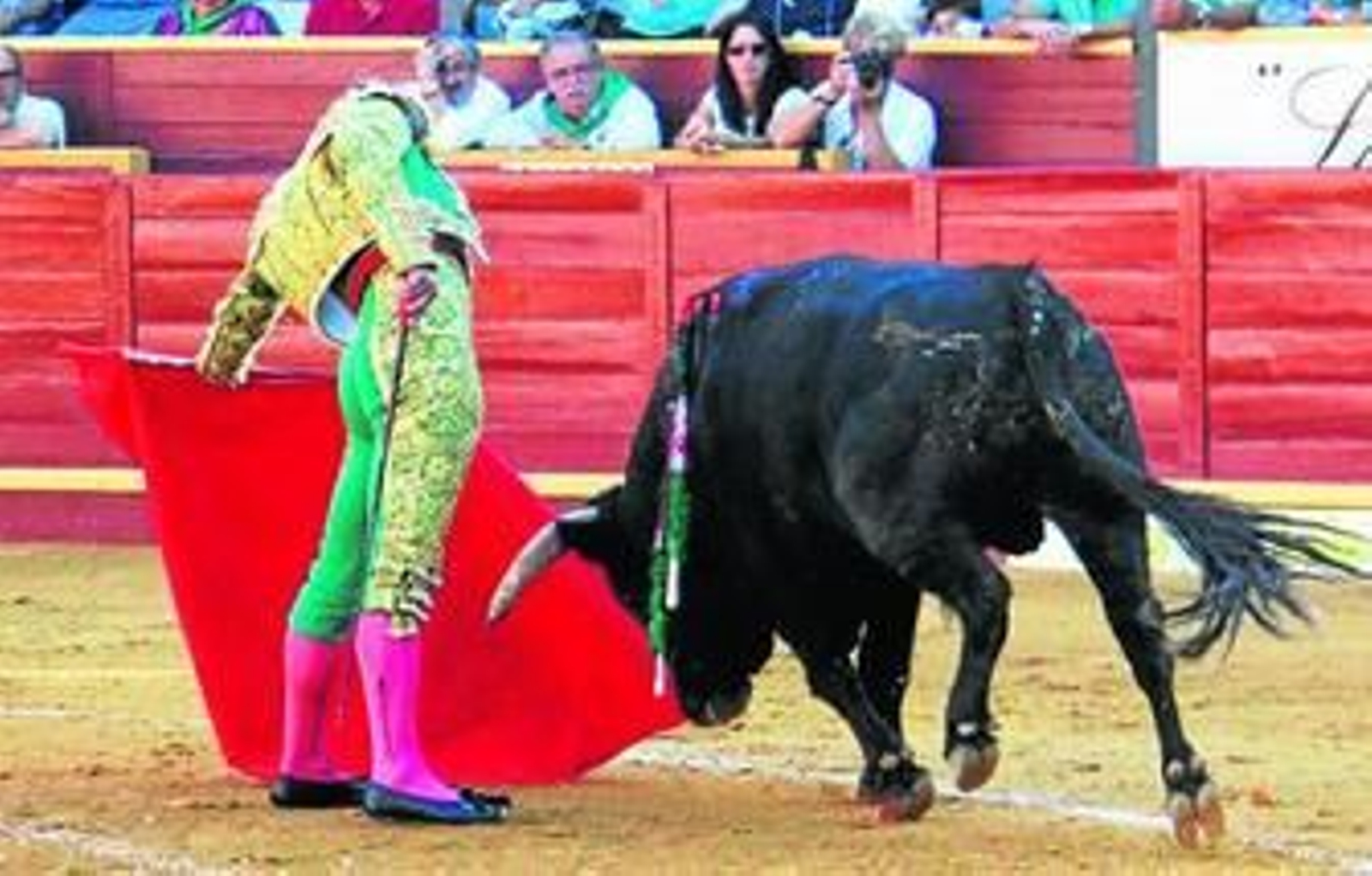 Antonio José Blanco, que mató superiormente sus toros y cortó cuatro orejas, al natural ante su primero.