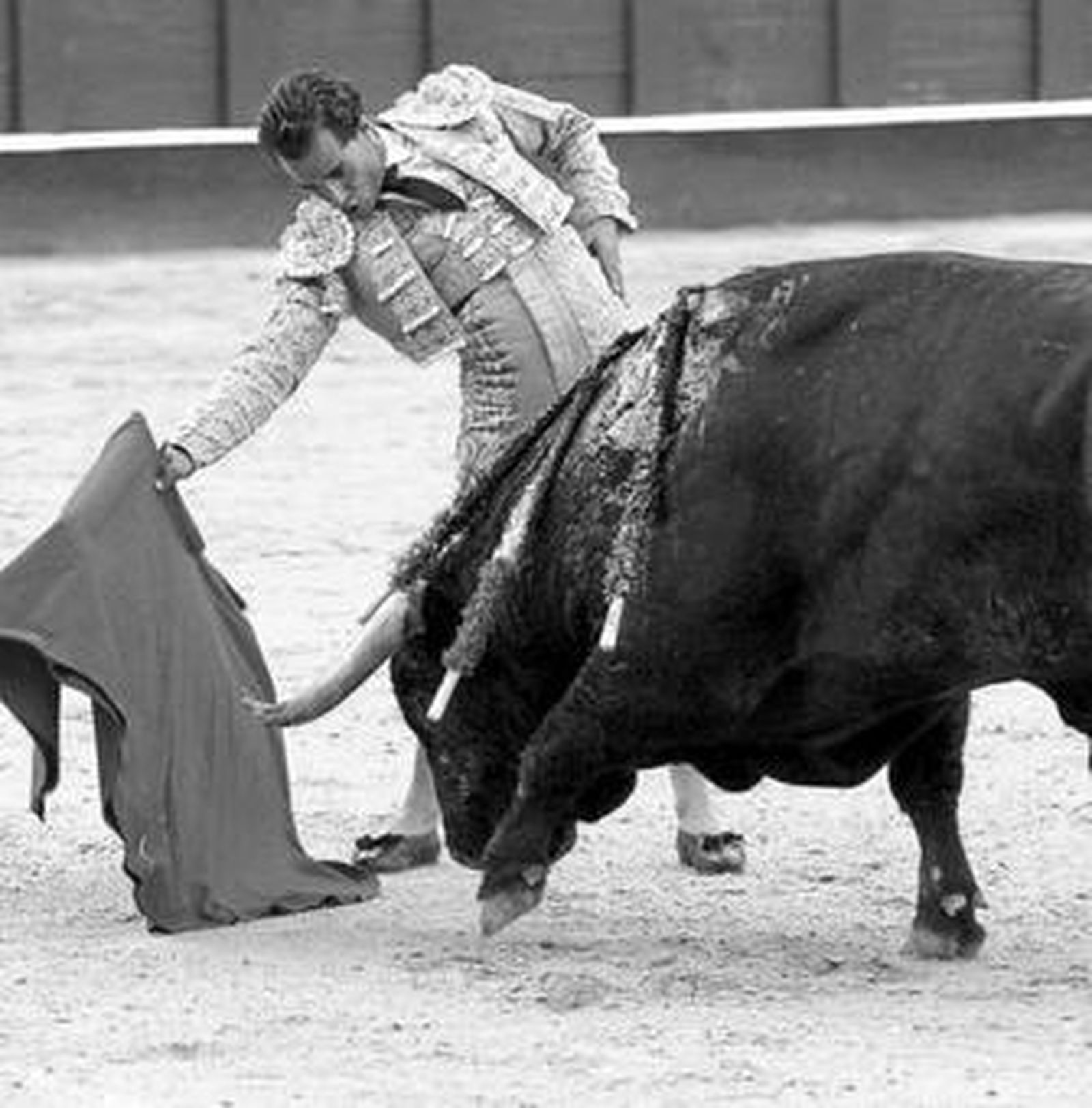 Iván Fandiño, en un derechazo.