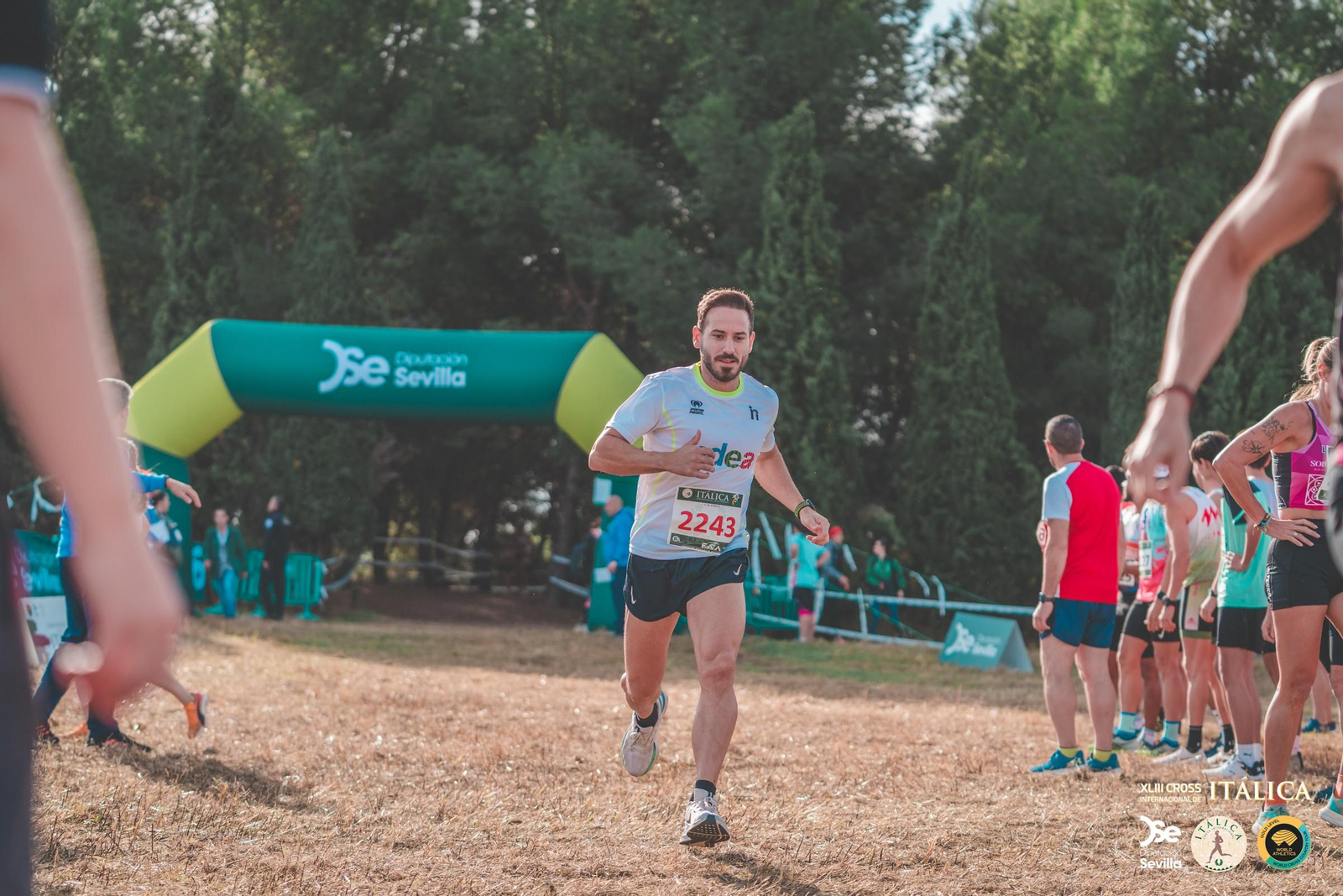 Búscate en las fotos del Cross de Itálica 2025 | 3