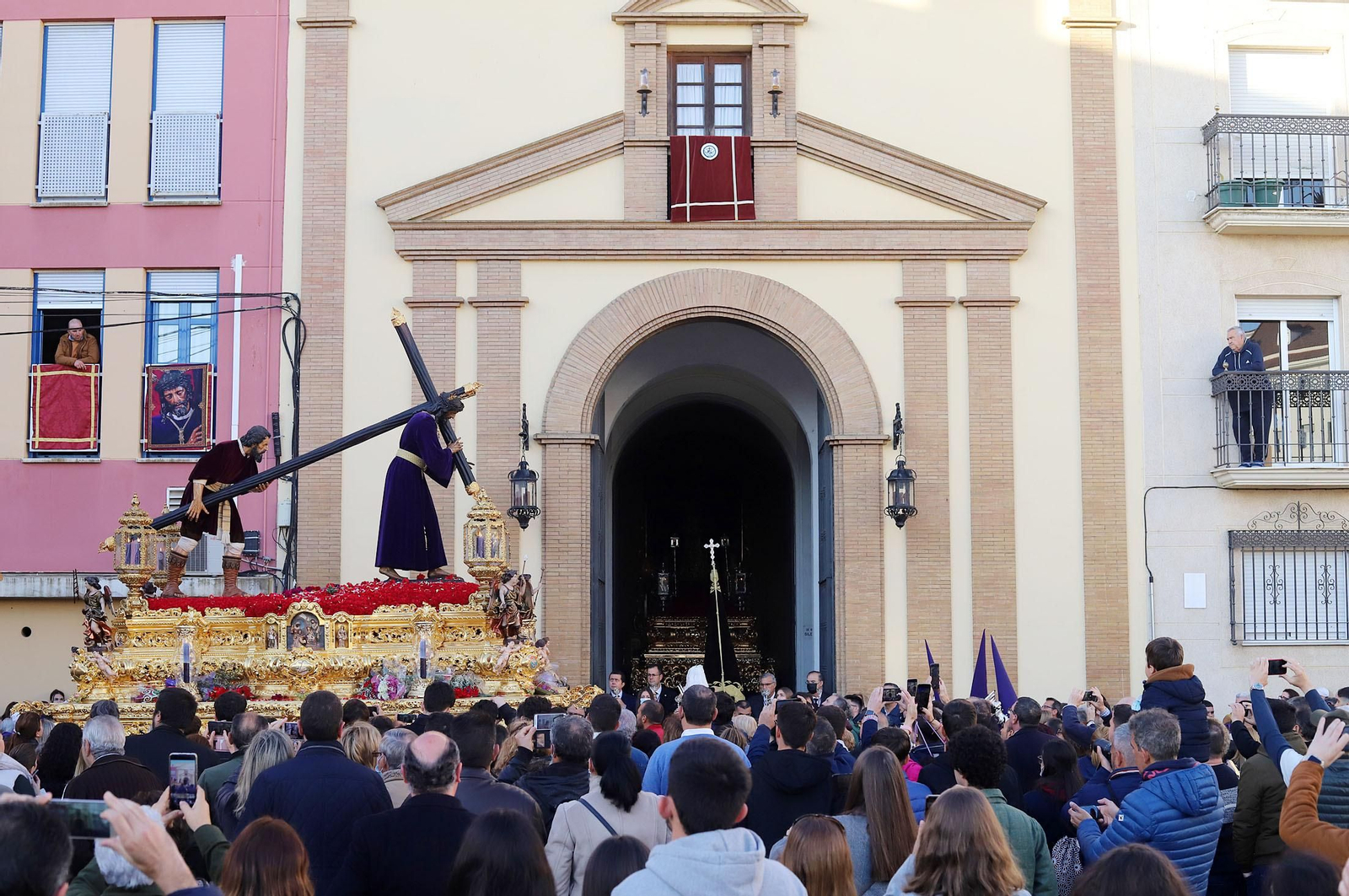 Imágenes del Nazareno en la madrugá de Huelva