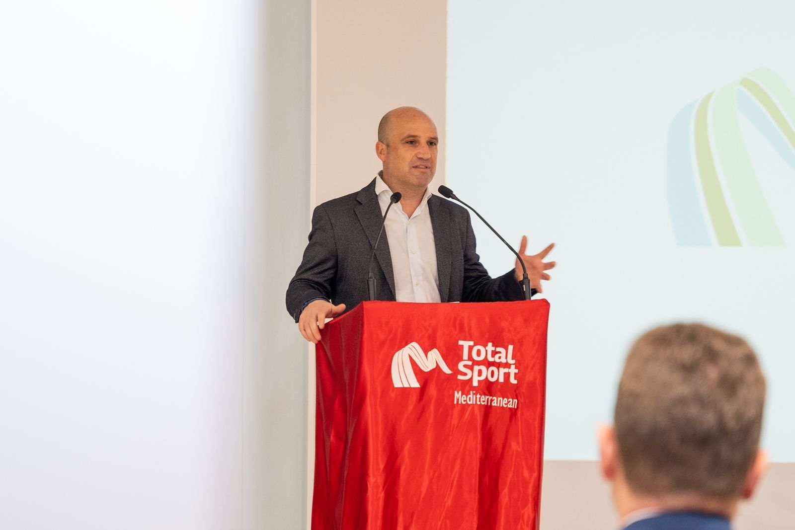El diputado de Deportes durante su intervención en la presentación de la Women Cycling Pro Costa de Almería.