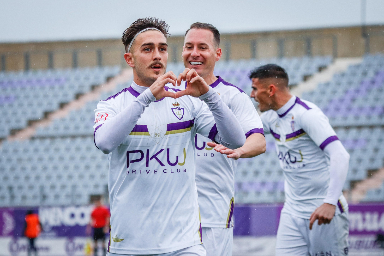 Joseliyo, refuerzo de campanillas para el Ciudad de Lucena.