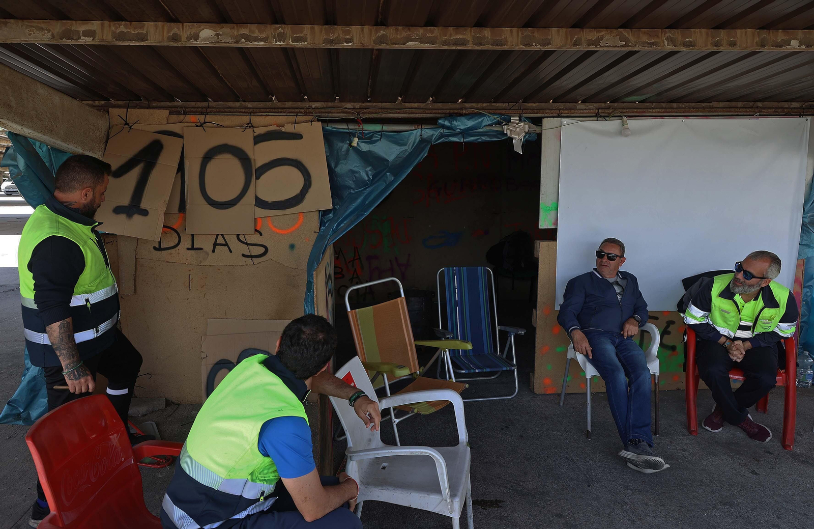 El día 106 de huelga de Acerinox, en imágenes
