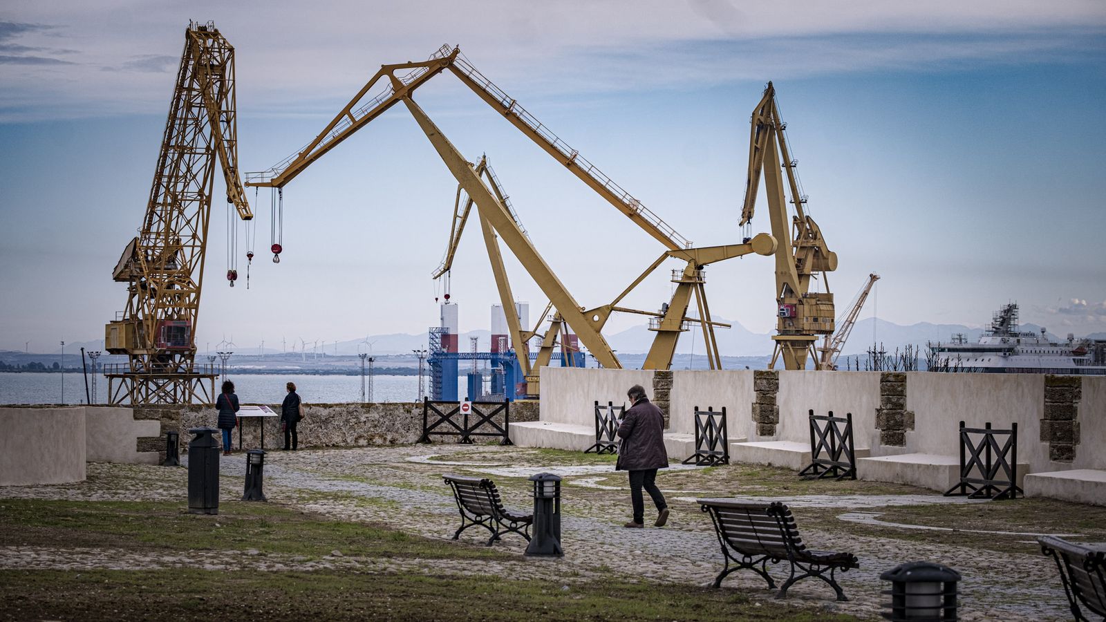 Grúas en Cádiz capital