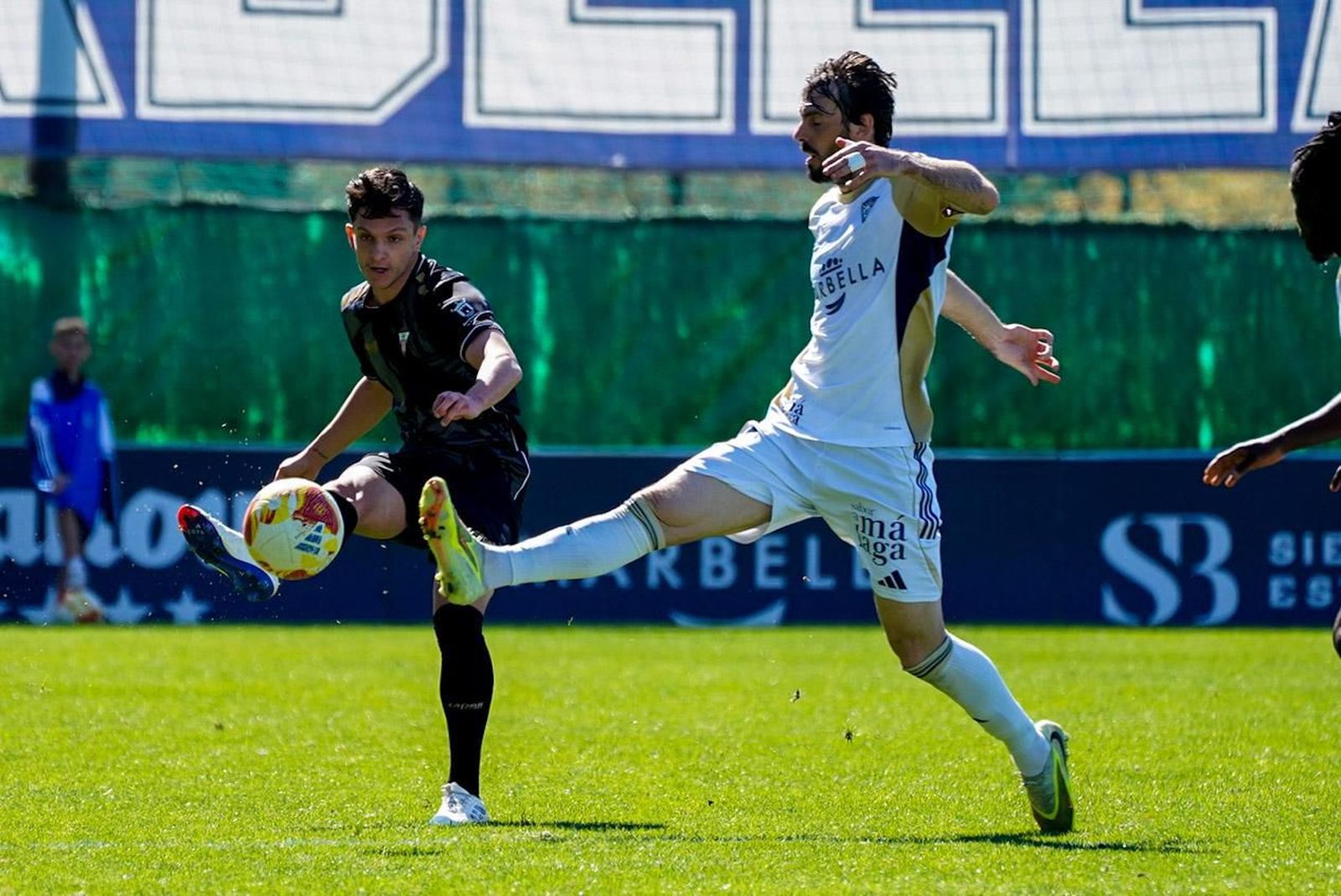 Resumen Primera RFEF: El Marbella tira de orgullo en casa y golea al Algeciras