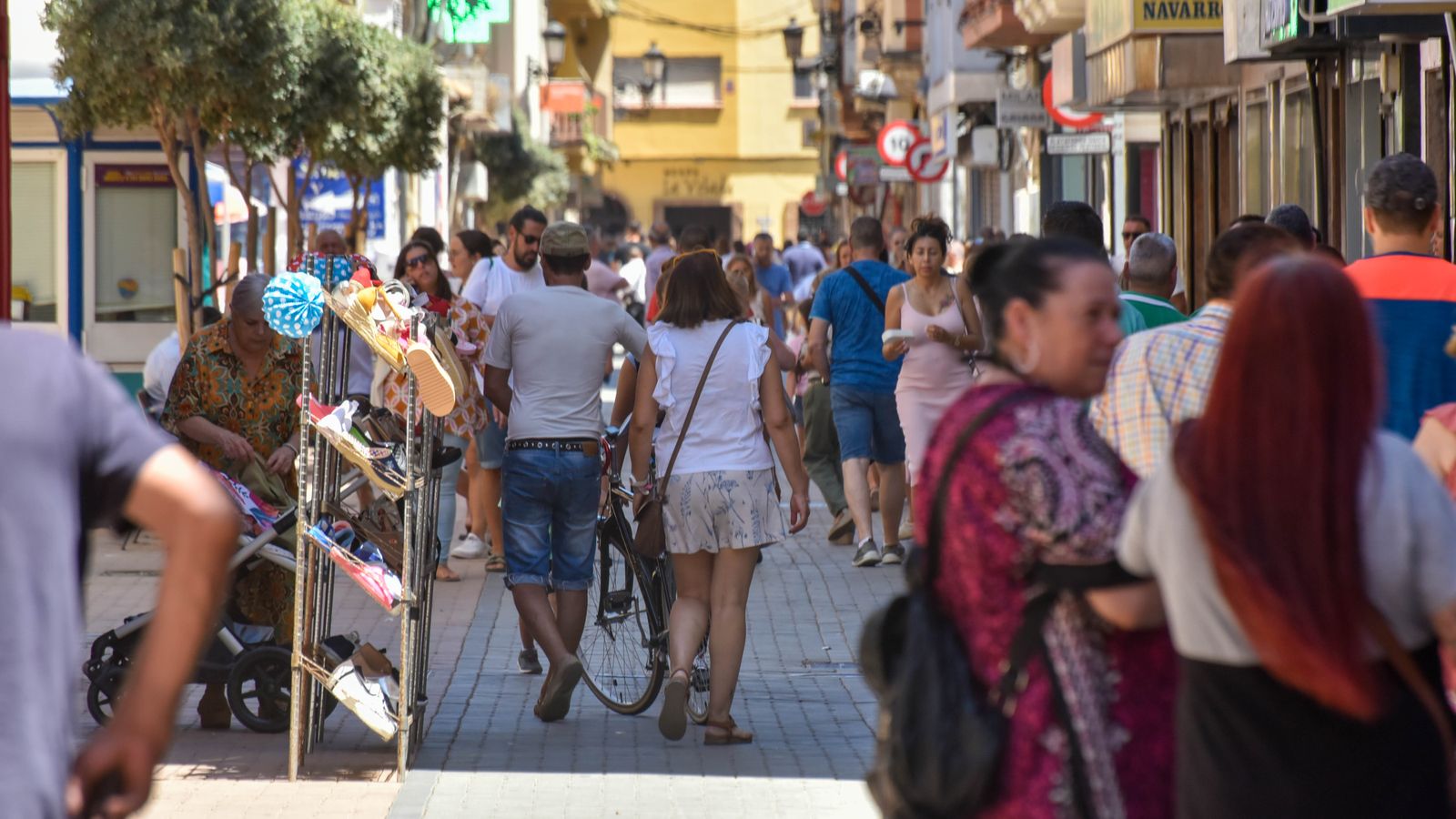 Las fotos del Sábado de Farolillos en el centro de La Línea