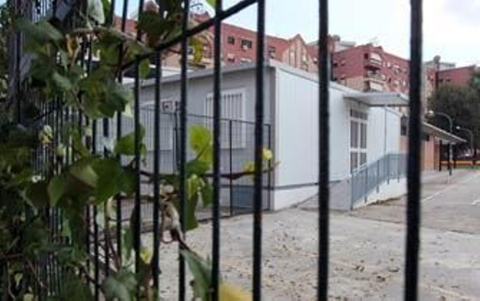 Los padres del instituto Savater critican la masificación del Bonald