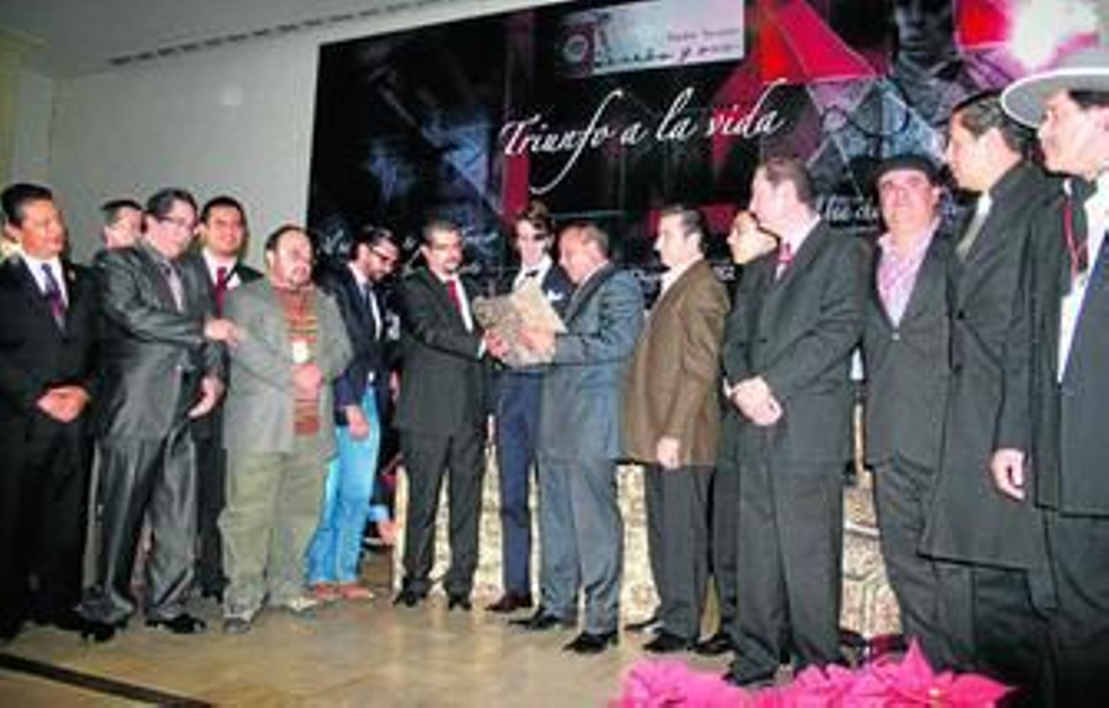 El Ciclón de Jerez en Aguascalientes, en el multitudinario homenaje que le brindó el Centro Taurino Seda y oro.
