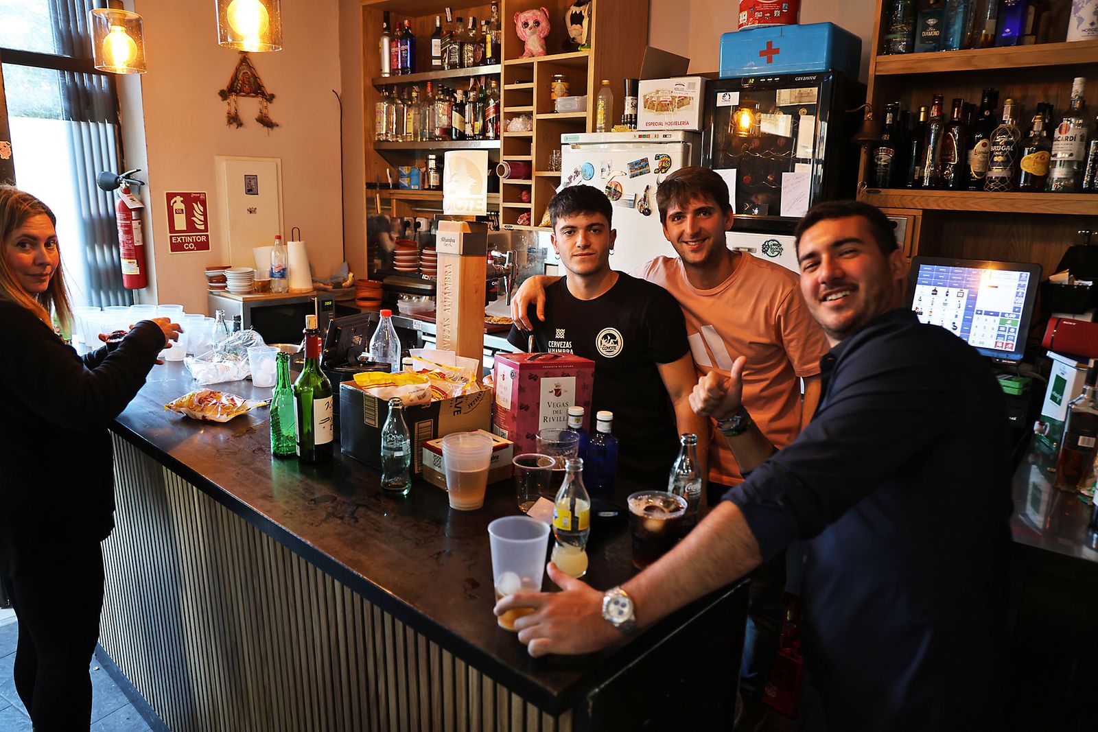 Imágenes de la fiesta del 24 de diciembre en las calle de Huelva