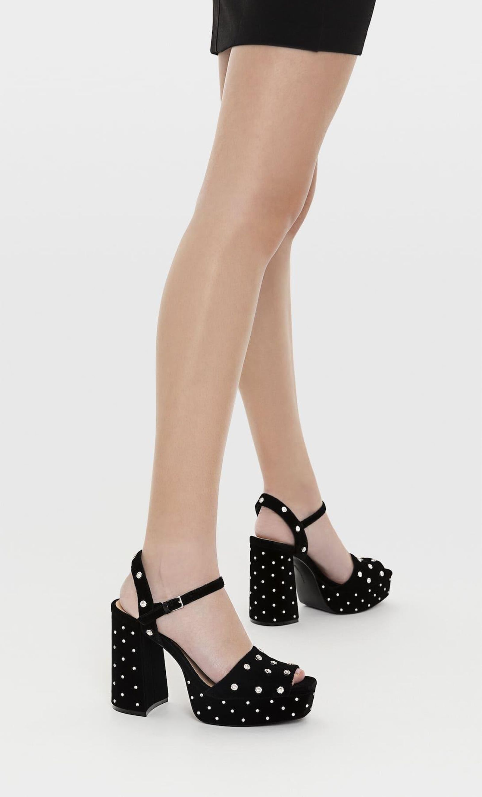 Sandalias joya de Stradivarius.