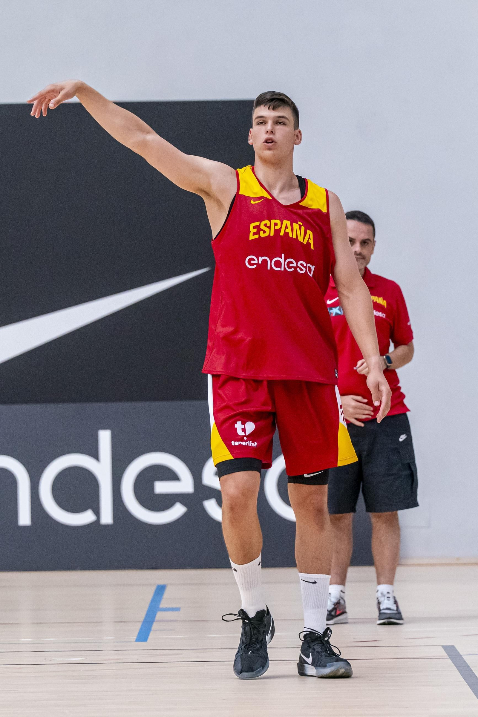 España acaba su trabajo en Madrid antes de venir a Málaga