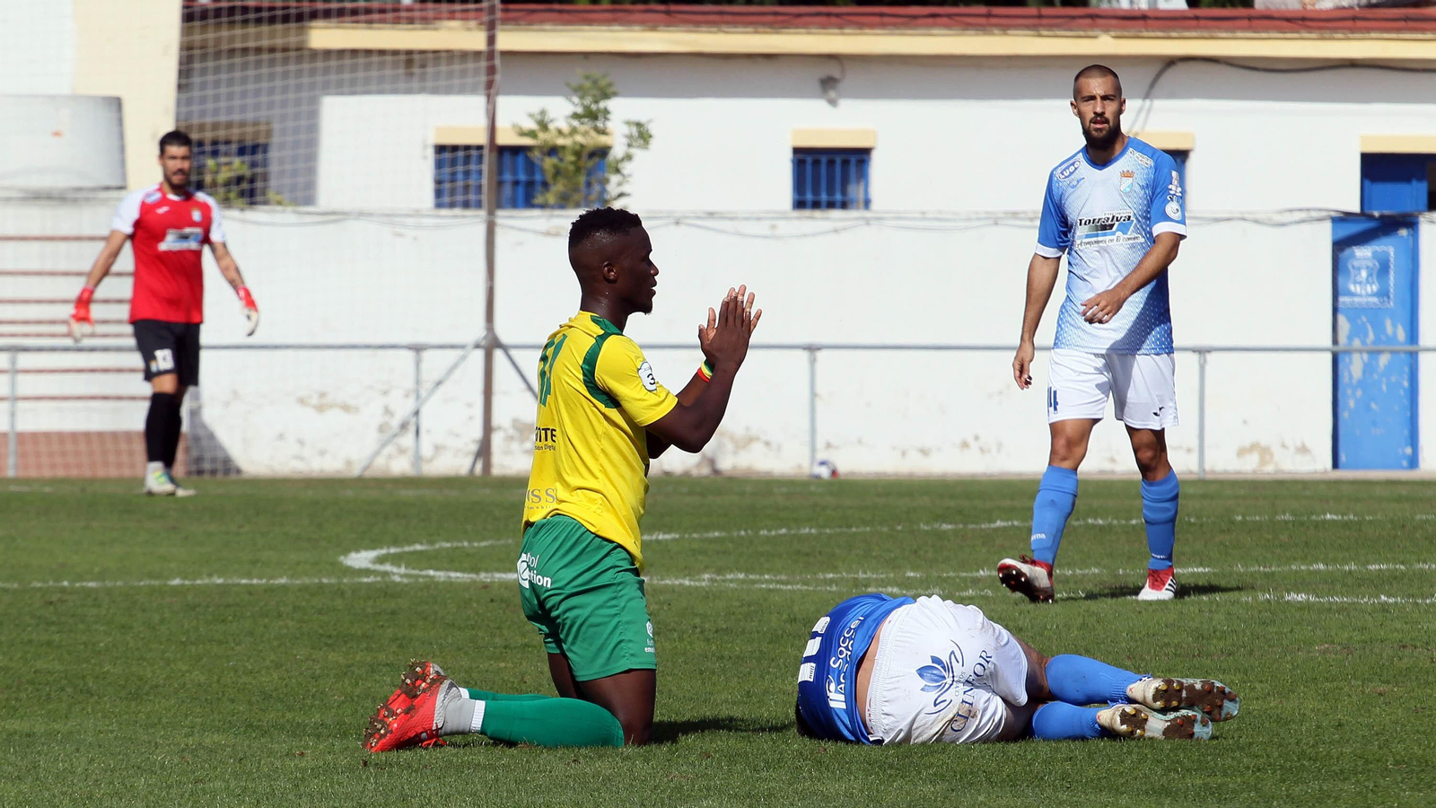 Imágenes del Xerez CD y Los Barrios en la Juventud