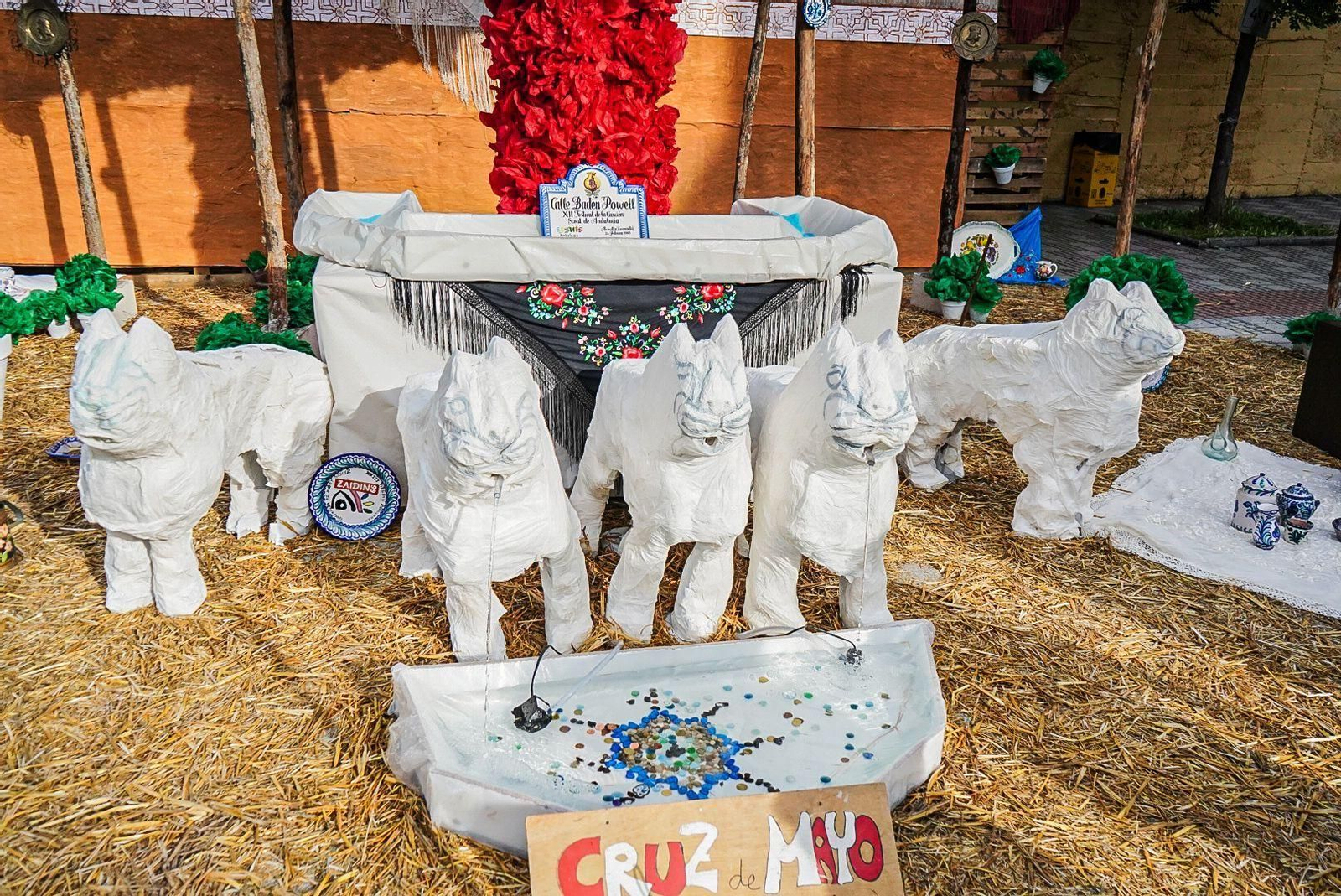 Granada ya vive las Cruces desde el día de antes: las mejores fotos