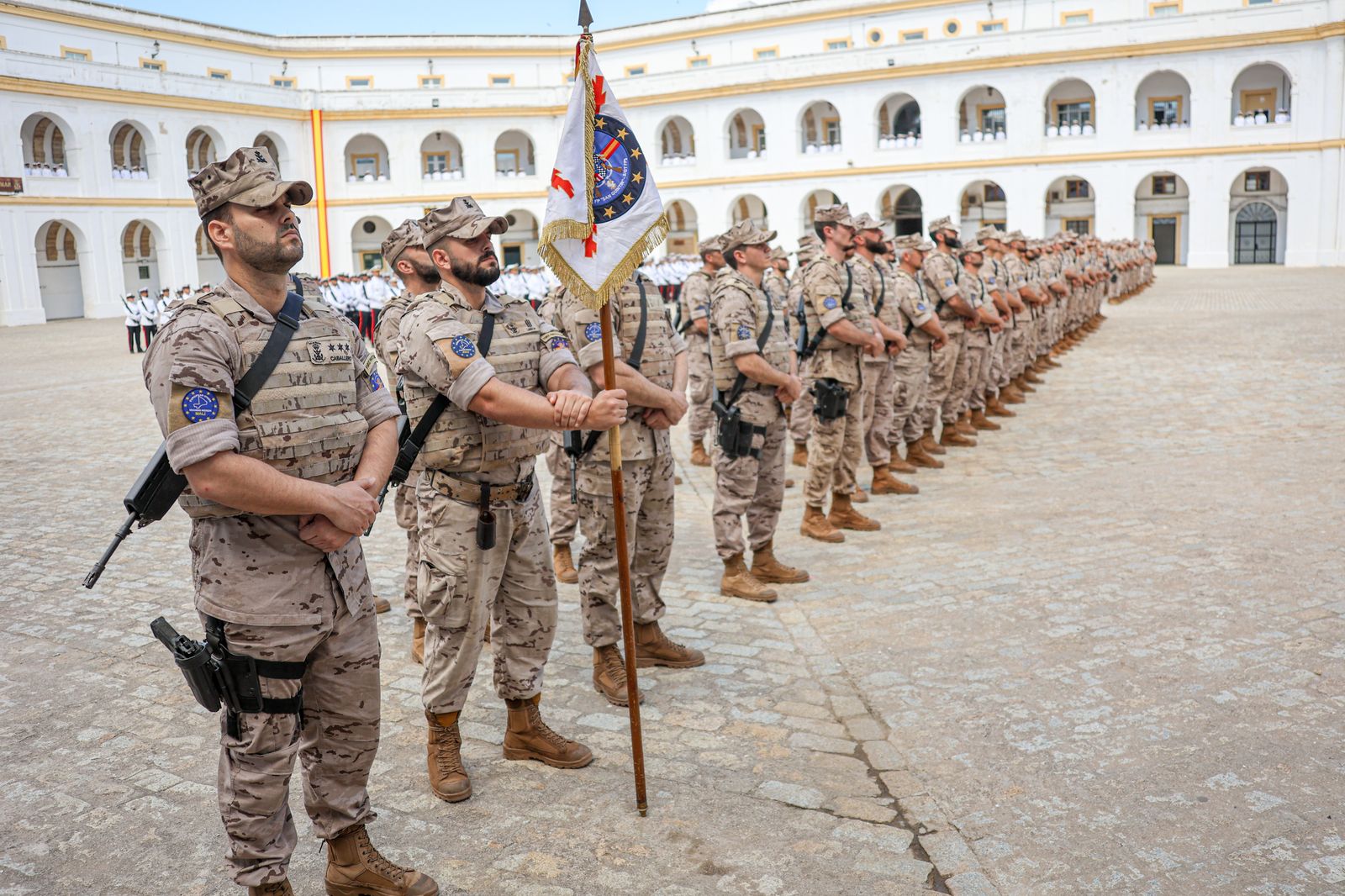 Recibimiento en San Fernando a la fuerza expedicionaria de la Infantería de Marina de regreso de Malí.