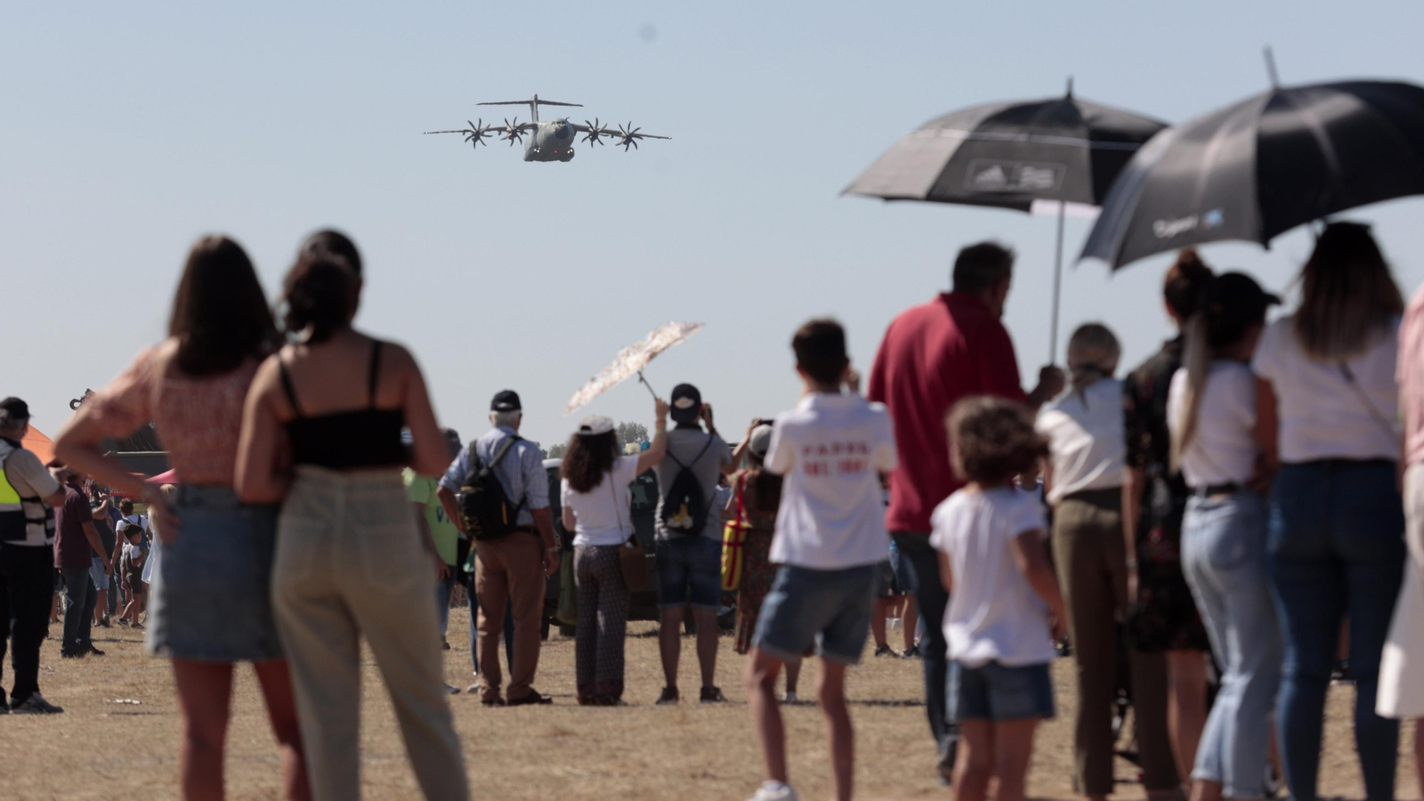 Imágenes de la exhibición aérea en Tablada con motivo de su centenario