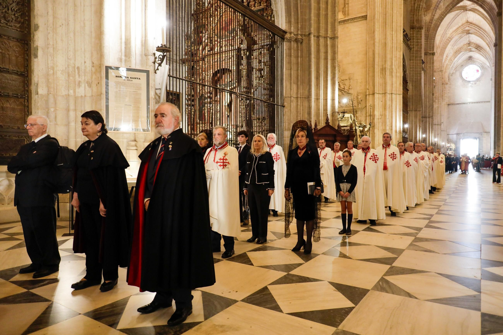 Apertura de la urna de San Fernando y Procesión de la Espada