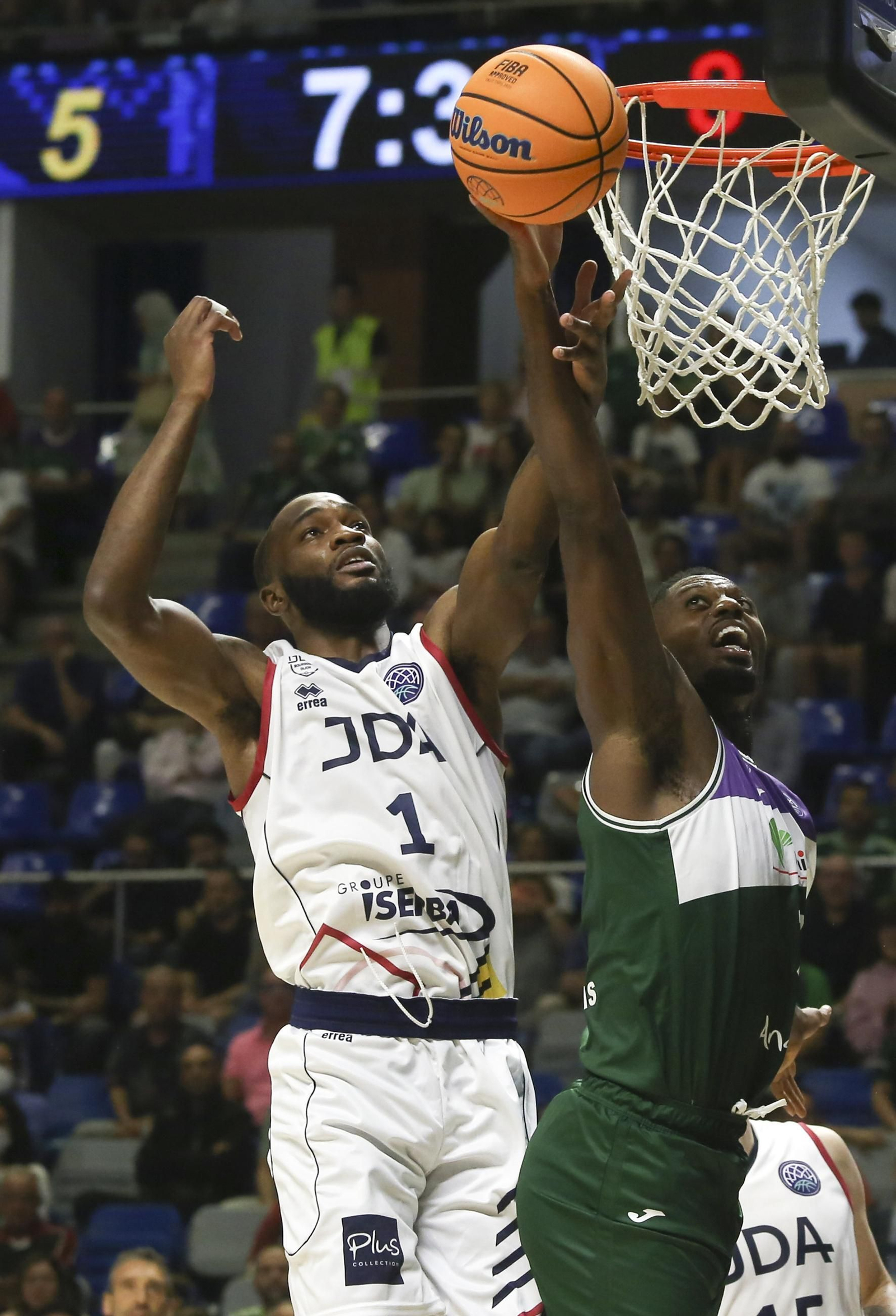 Melvin Ejim, sus cuatro años y seis títulos en Málaga