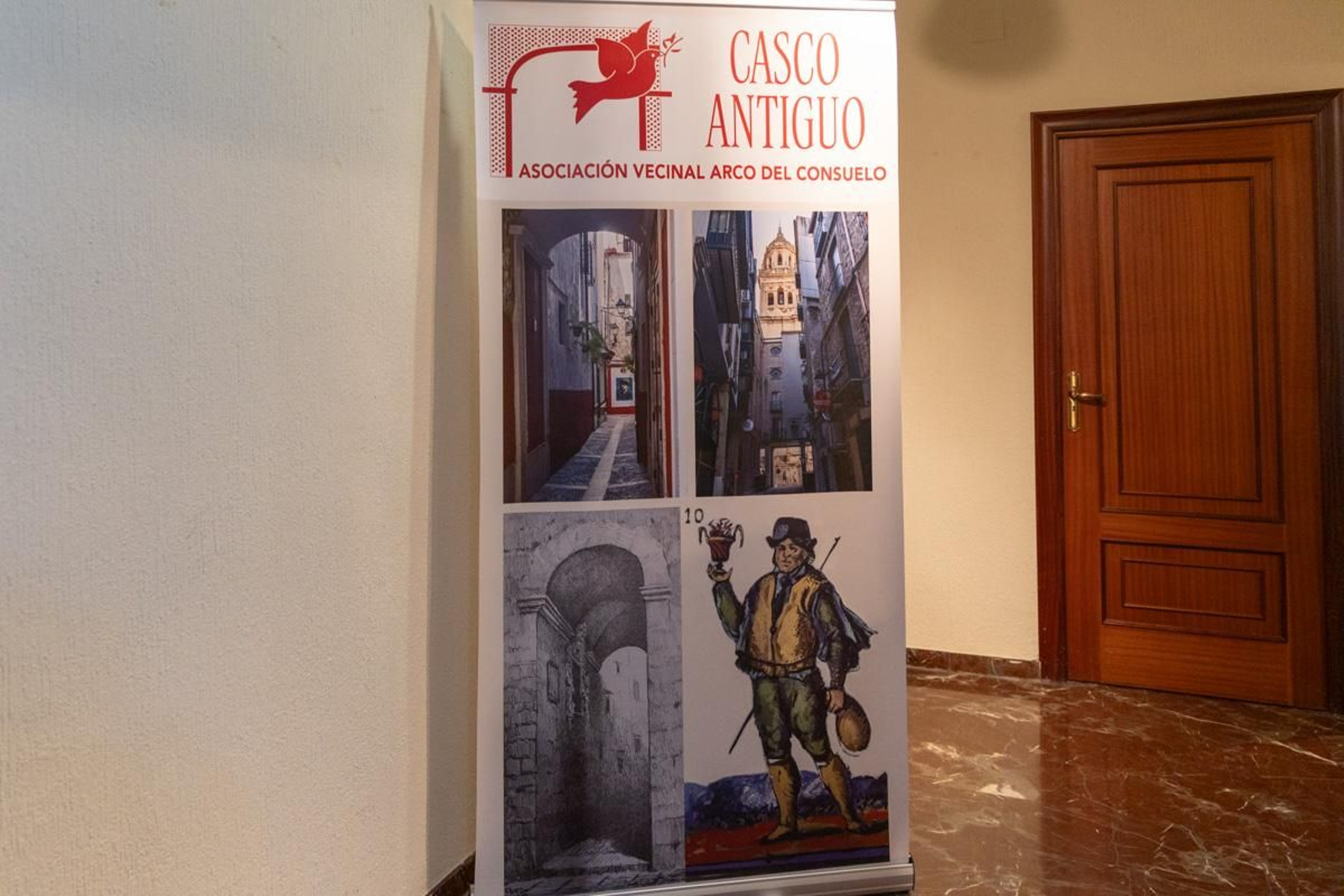 Exposición de "Plazas y rincones del Casco Histórico de Jaén", en imágenes
