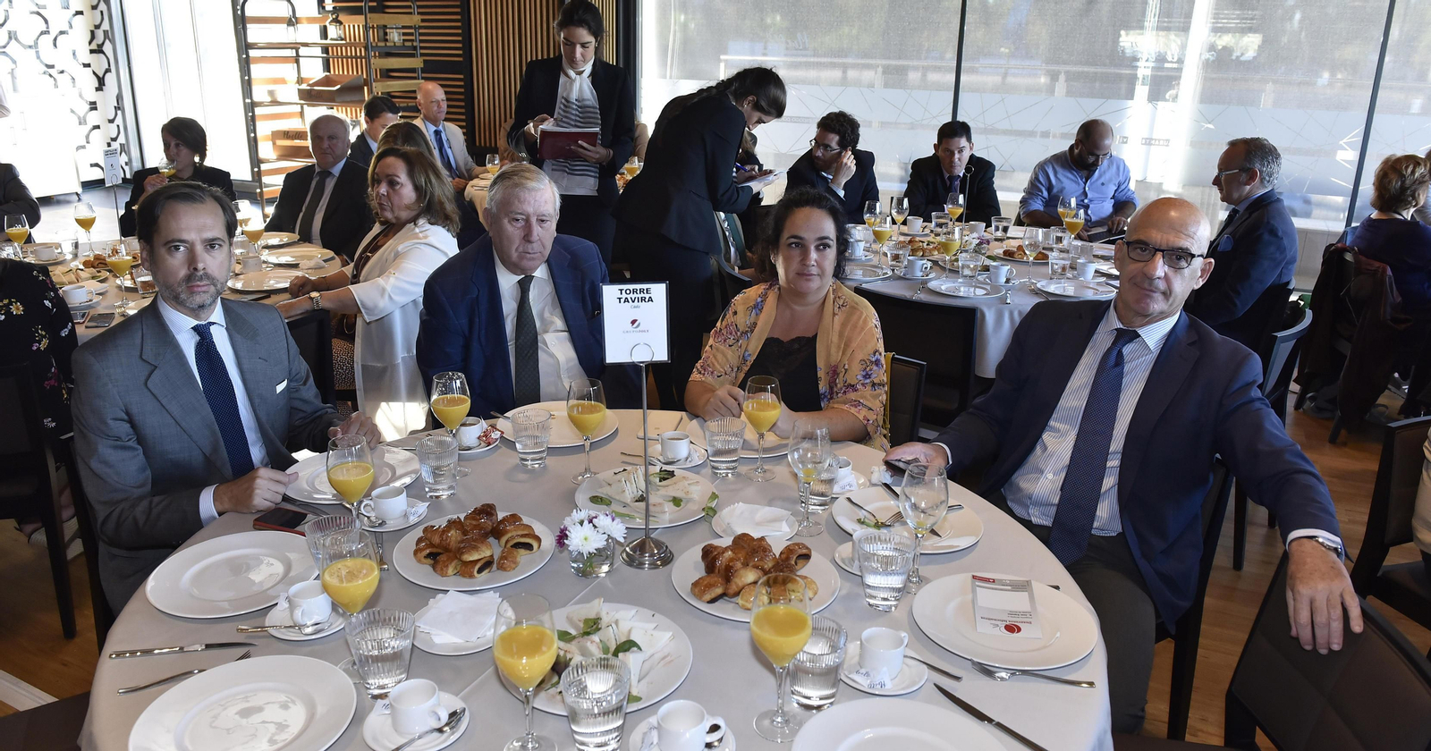 El Desayuno Informativo del Grupo Joly con Juan Espadas, en imágenes