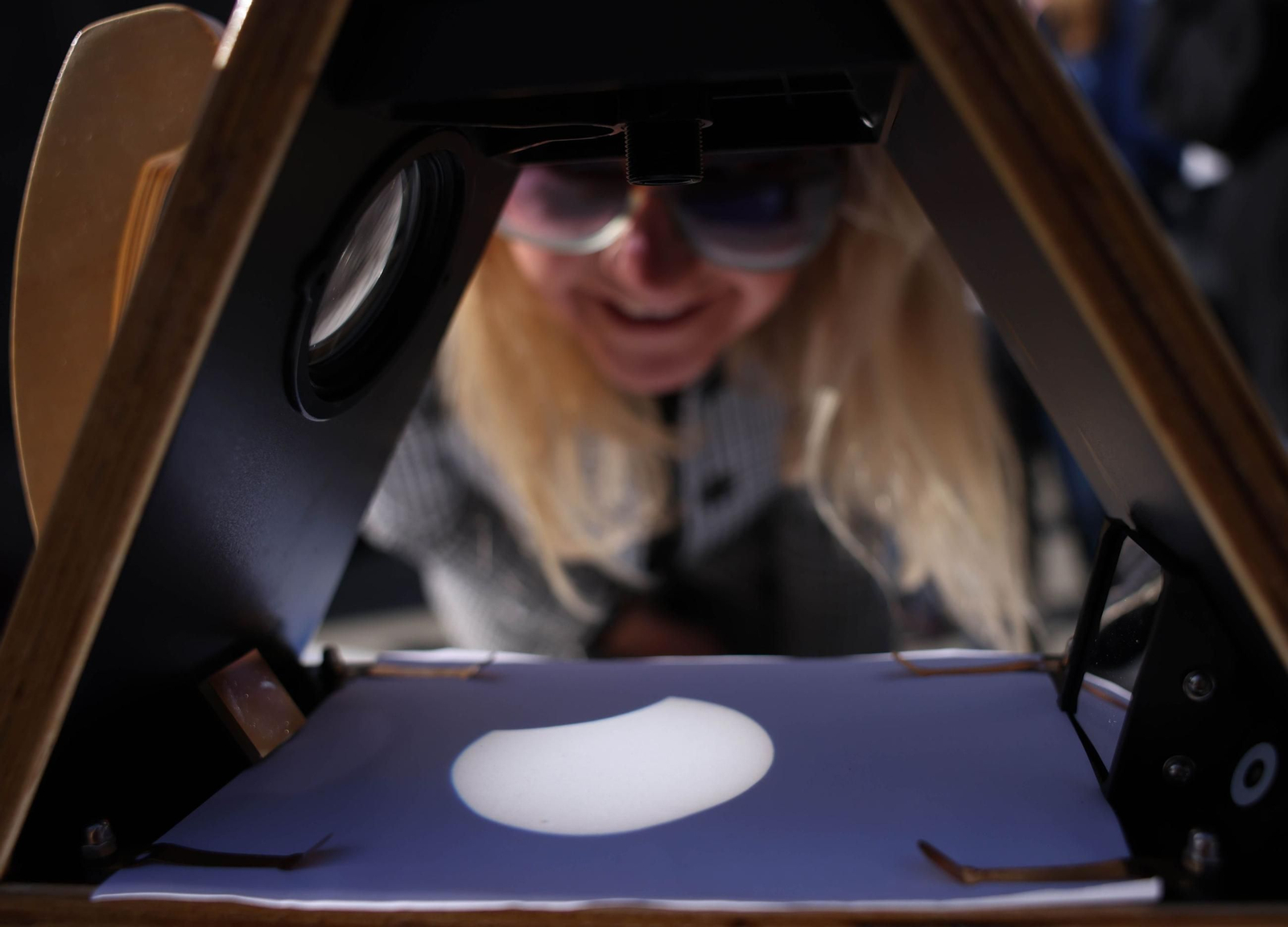 Las mejores imágenes del eclipse solar parcial que se ha podido ver desde Andalucía