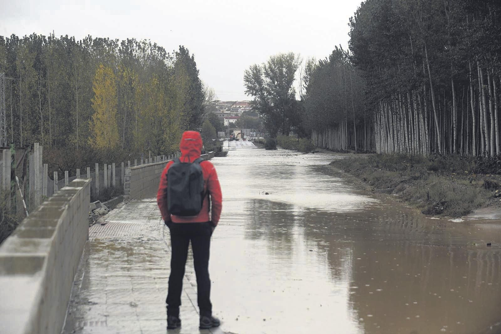La DANA se ceba con las comarcas del Norte de la provincia, con anegaciones y desbordes de ríos y ramblas. En Benalúa destrozó un puente