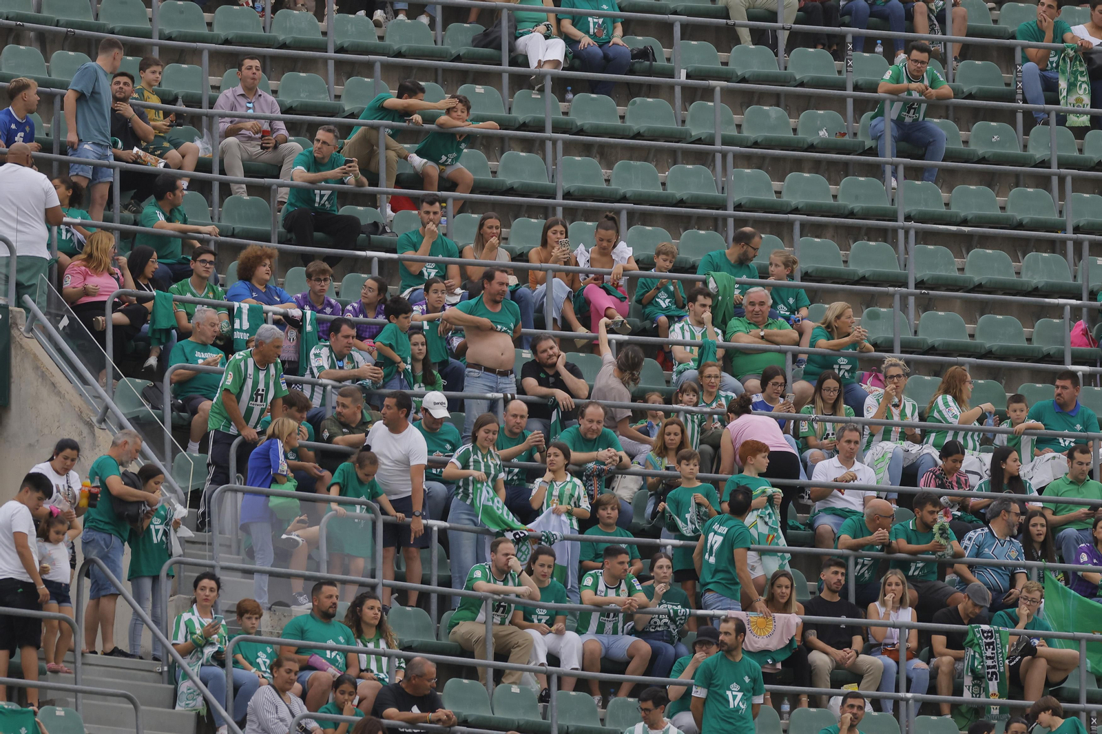 Búscate en las fotos de la despedida de Joaquín