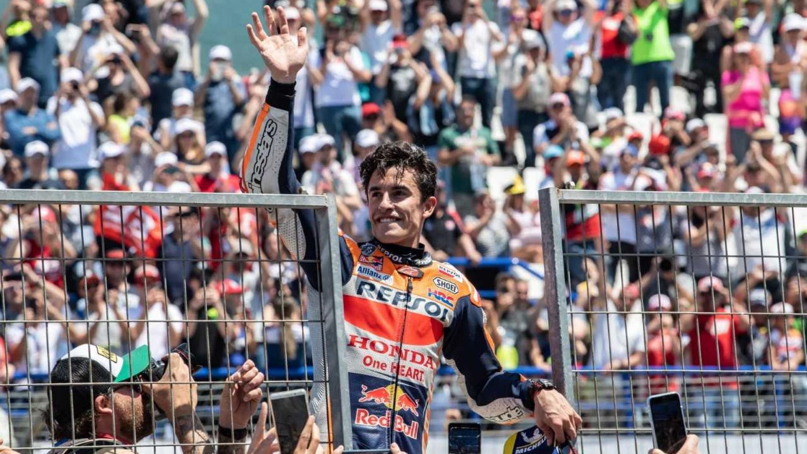 Márquez, con el Circuito hasta la bandera, dedicó al público su triunfo en 2019.