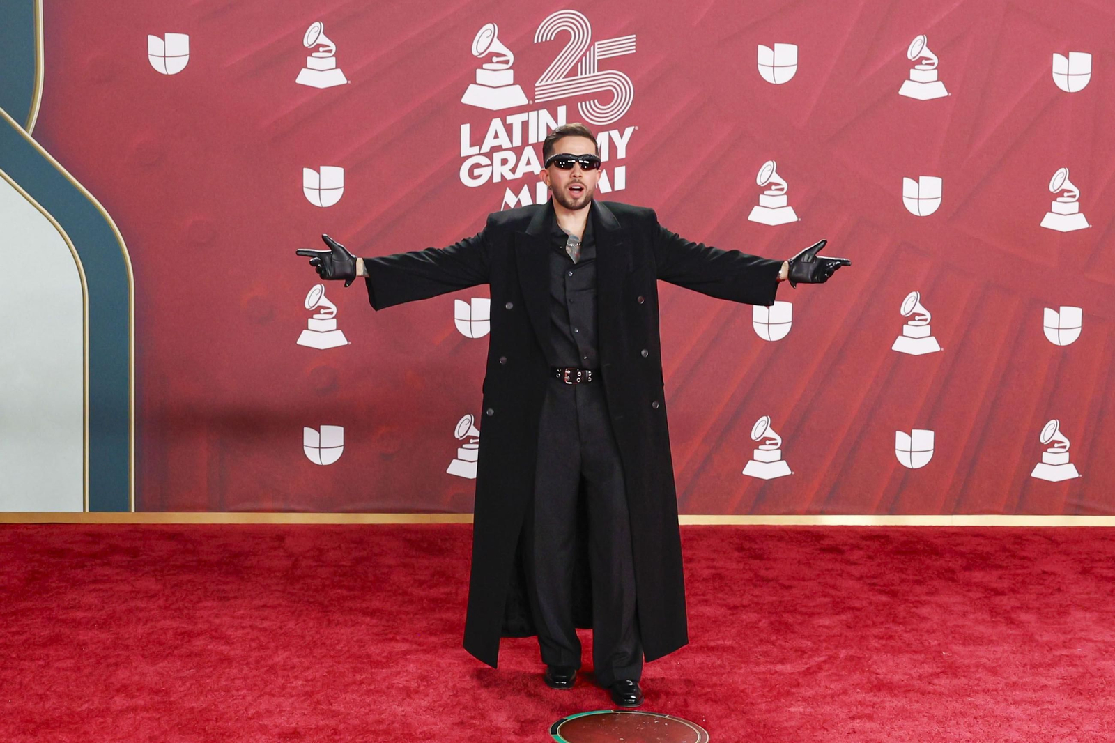 Todos los famosos, tendencias y curiosidades en la alfombra roja de la 25 edición de los Grammy Latinos