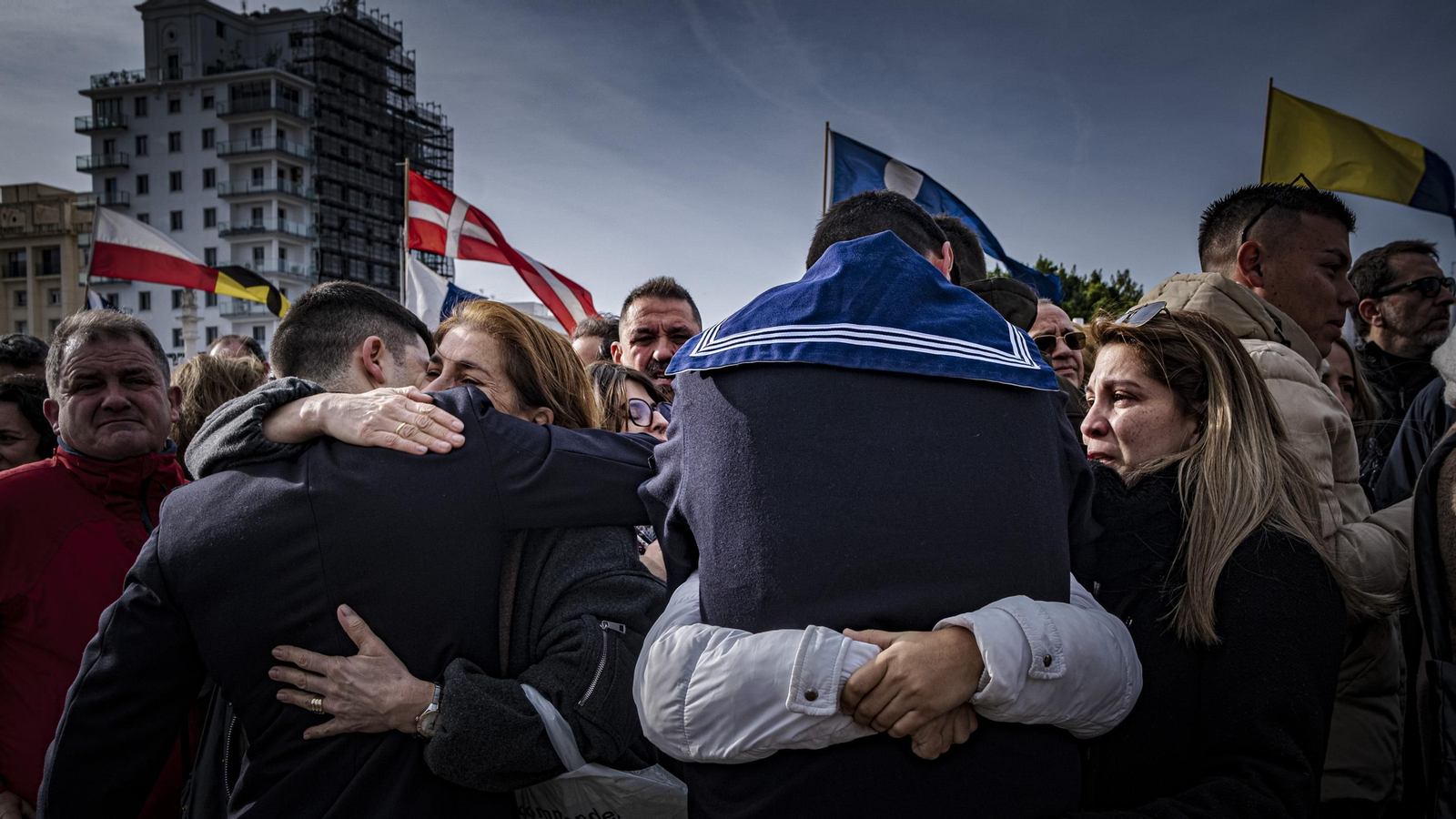 Salida del buque escuela J. S. de Elcano de los muelles de Cádiz para emprender su XCVI Crucero de Instrucción