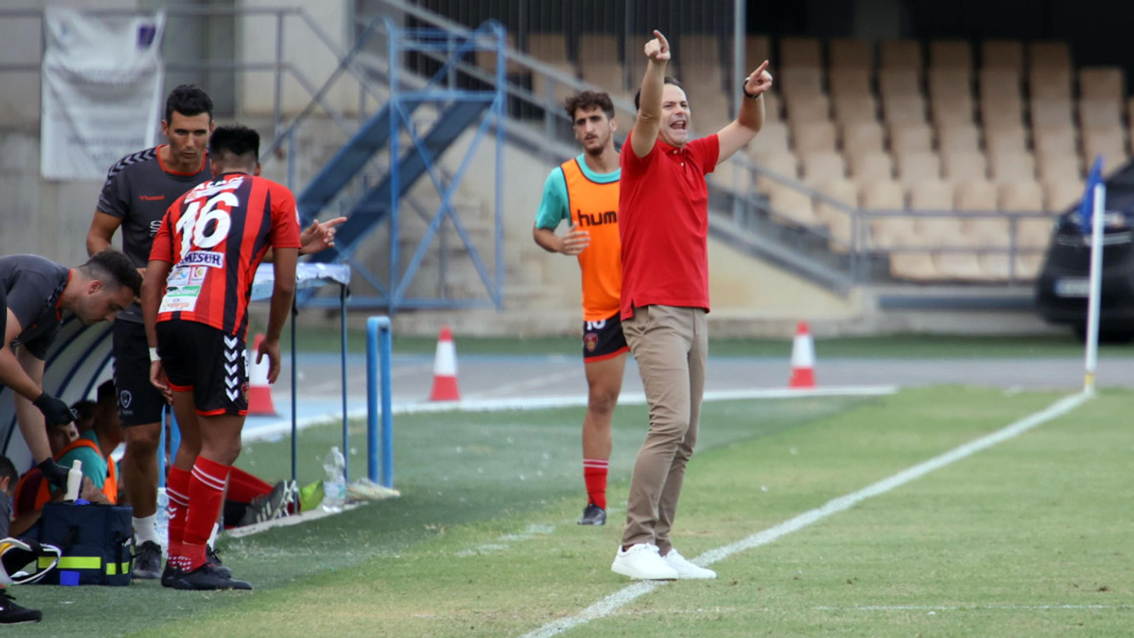 Imágenes del Xerez CD y Salerm Puente Genil en Chapín