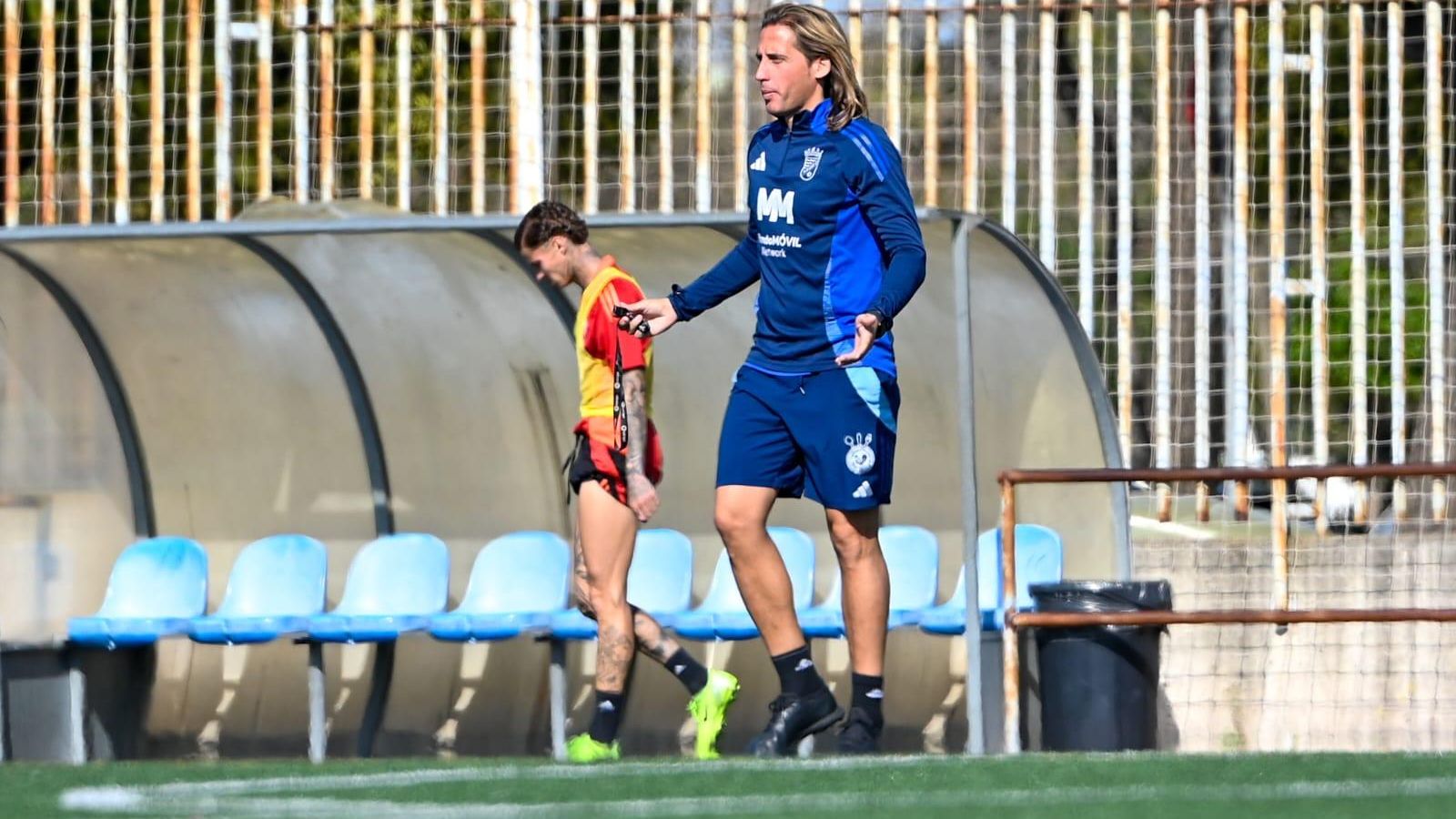 Checa tendrá que seguir el partido desde la grada.