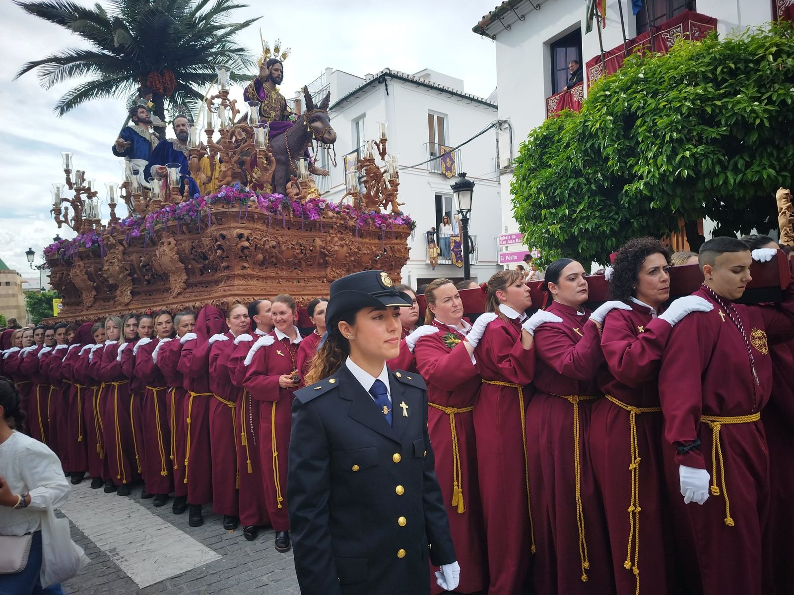 Así ha sido el desfile procesional de Pollinica y Rocío en Vélez-Málaga