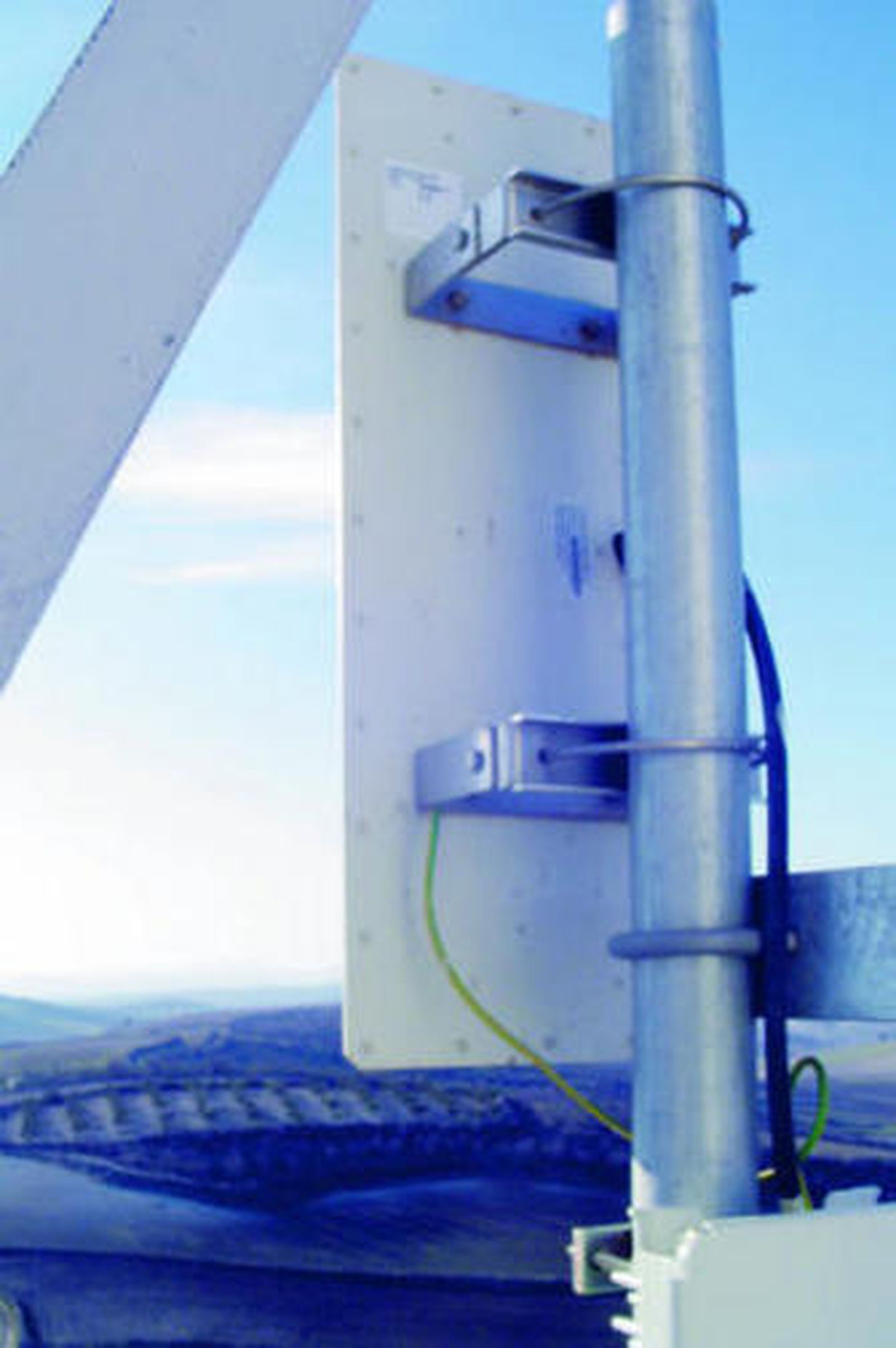 Una antena Wimax en el campo.