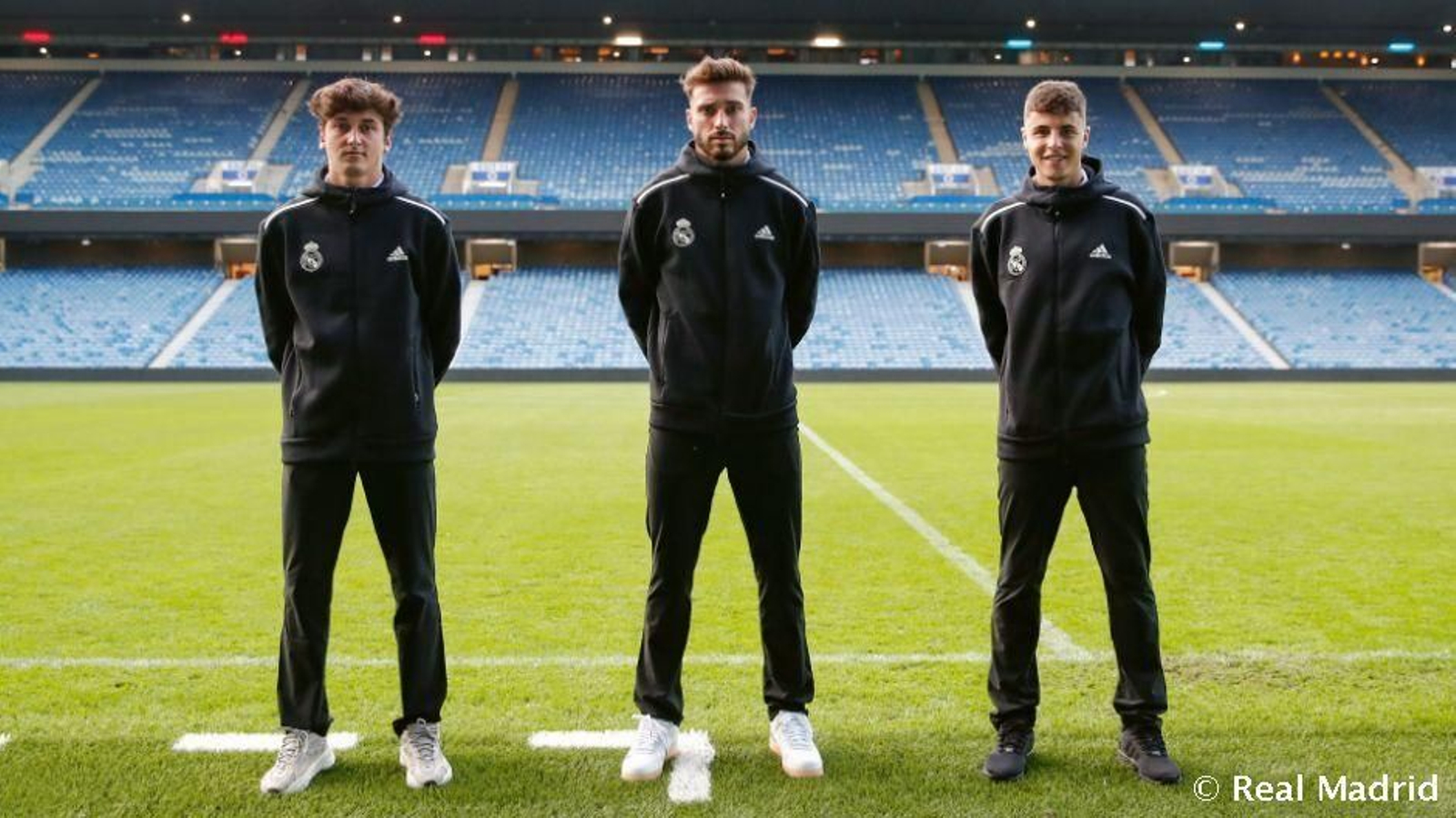 Dotor, Gila y Morante, con el primer equipo del Madrid.