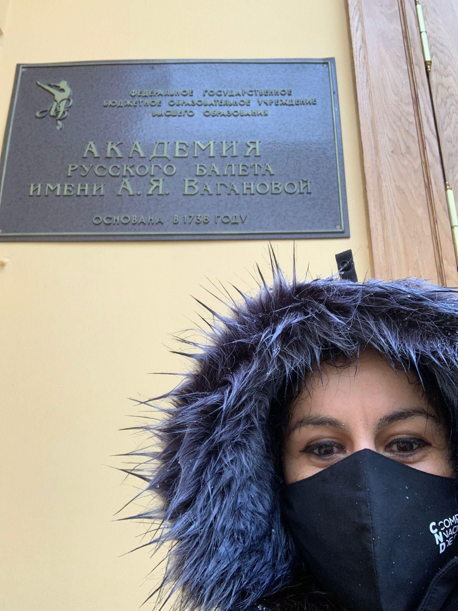 Sabater, en la puerta de la Academia Vagánova de Ballet