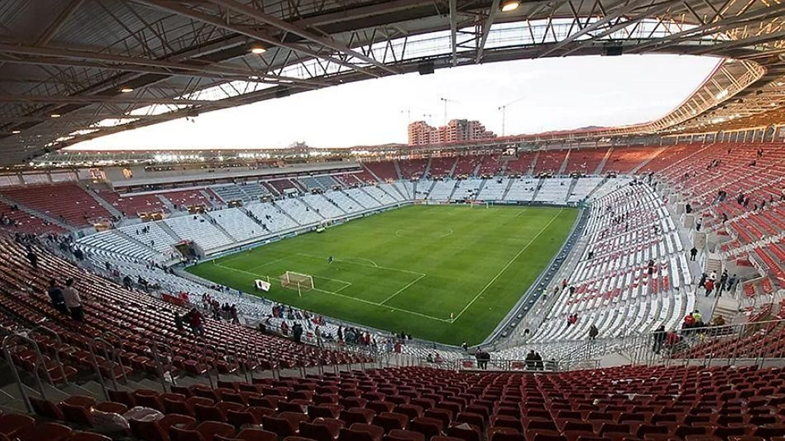 Imagen panorámica del Estadio Enrique Roca.