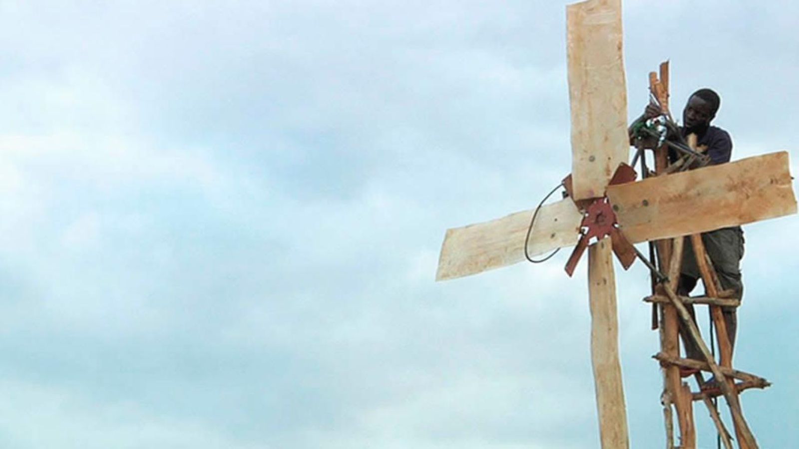 Fotograma de 'El niño que domó el viento', una película de 2019