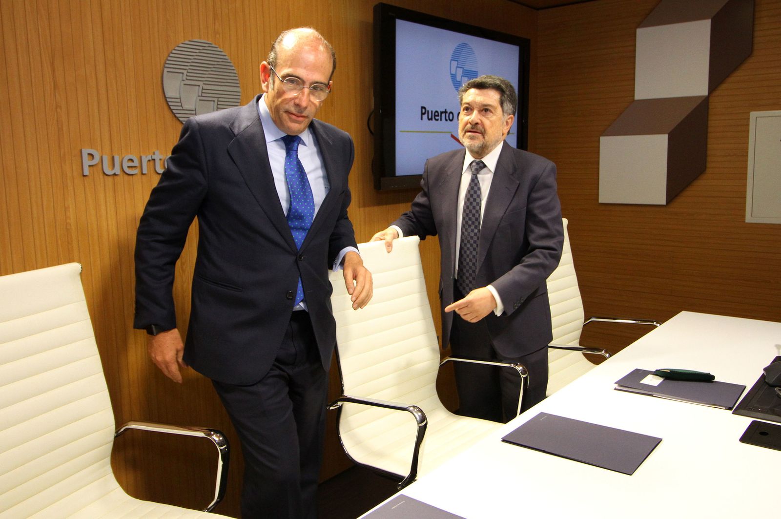 Firma del convenio entre el Puerto de Huelva y Enagás