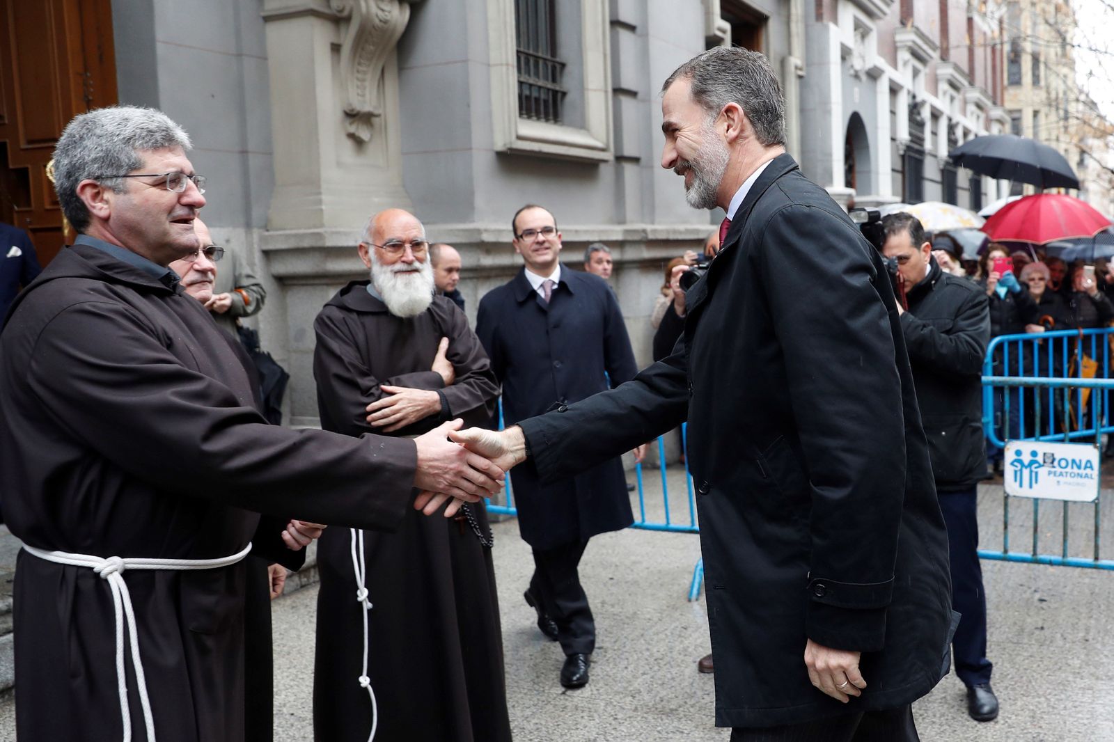 Felipe VI venera la imagen del Cristo de Medinaceli