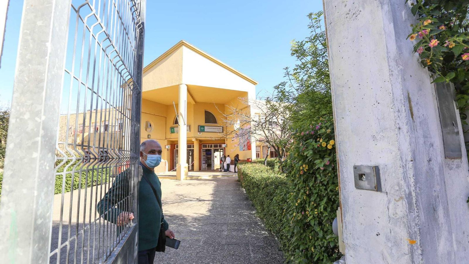 Juan Antonio Vila abre las puertas del instituto Jorge Juan.