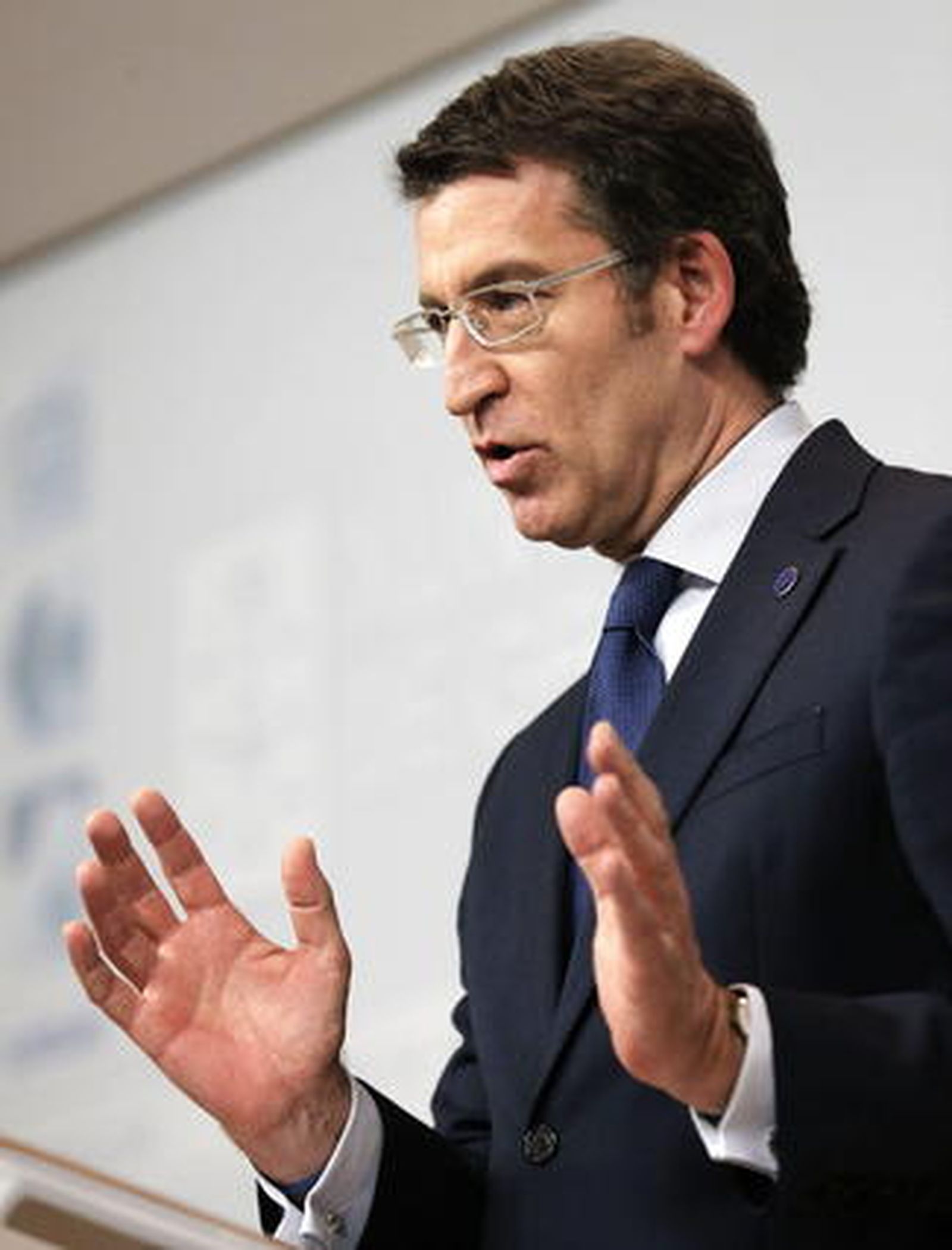 Galicia fija por ley 60 días de espera como máximo para operarse y 45 para una consulta con un especialista