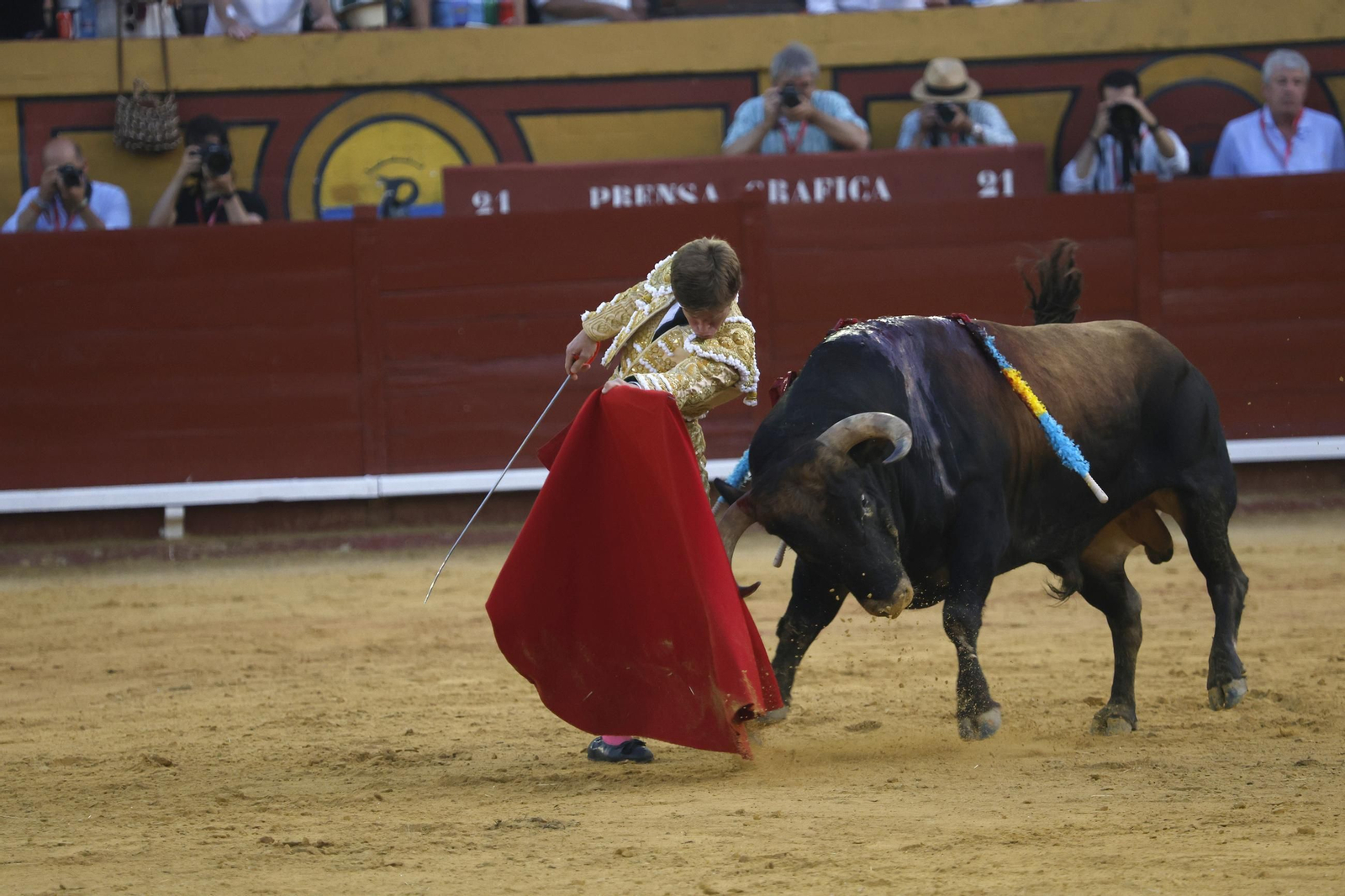 Fotos de la brava corridade La Palmosilla con Emilio de Justo, Borja Jiménez y David de Miranda