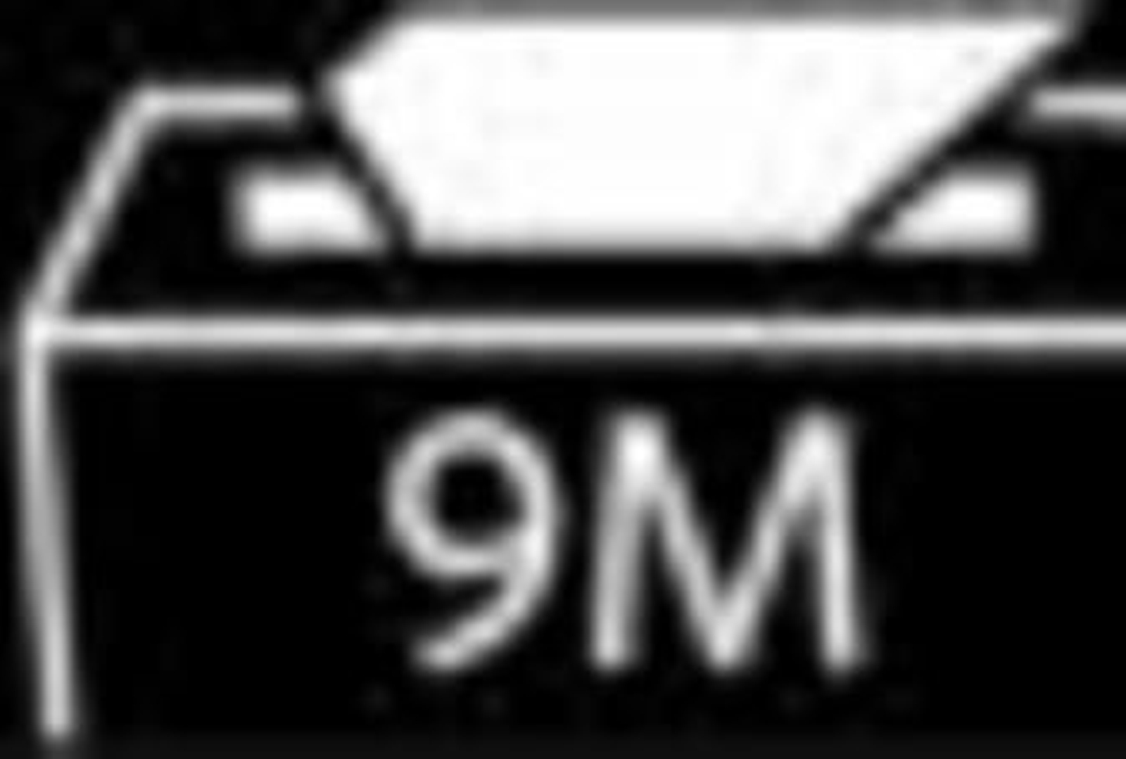 Zapatero, ayer en Guadalajara, ante un bebé con la camiseta del Barça.