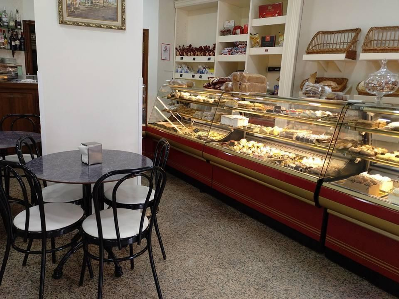 Pastelería Los Reyes.