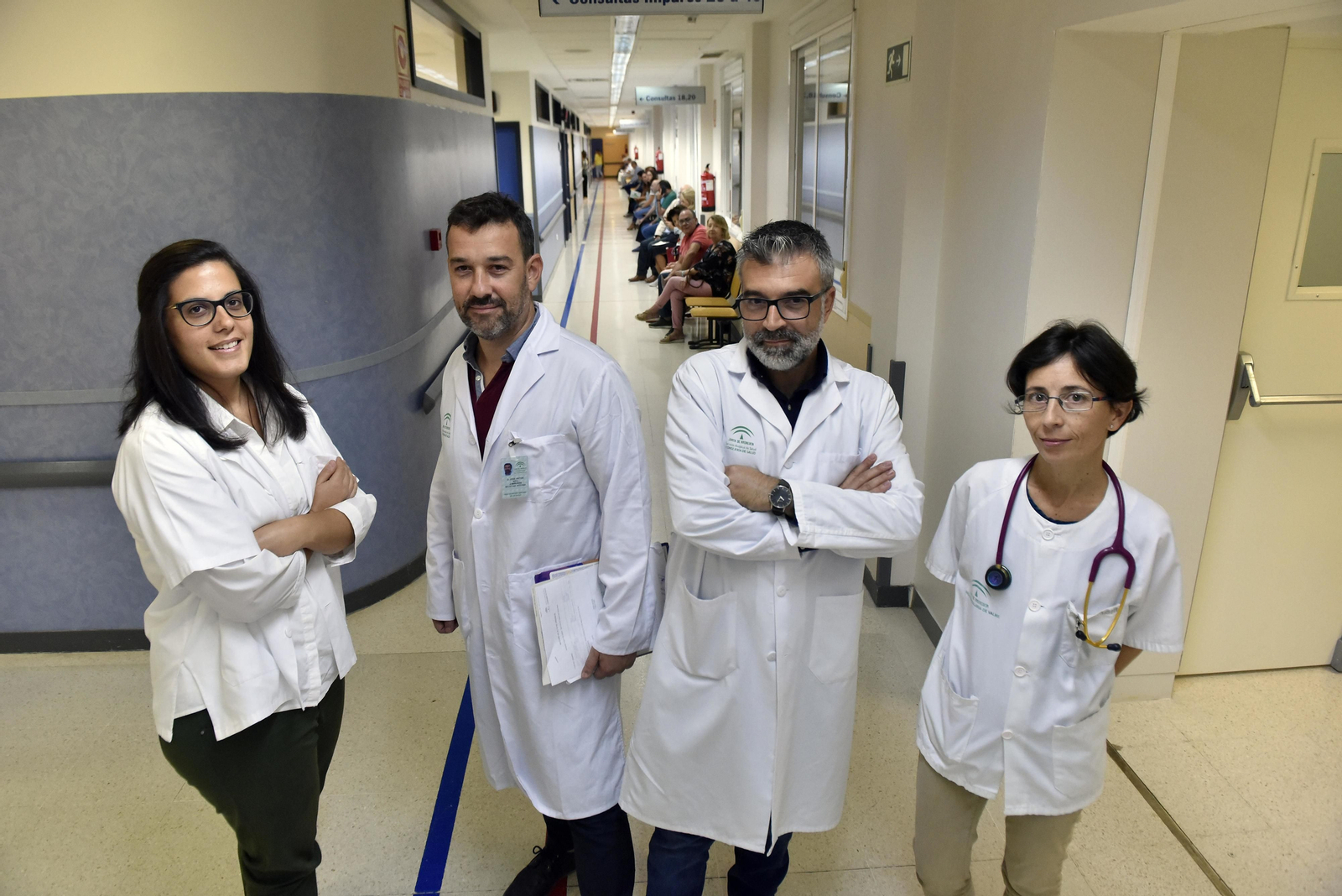 Alba María Sillero, José Antonio Mira Escarti, Salvador Vergara López y Rocío Gómez Herreros, en el Hospital de Valme.